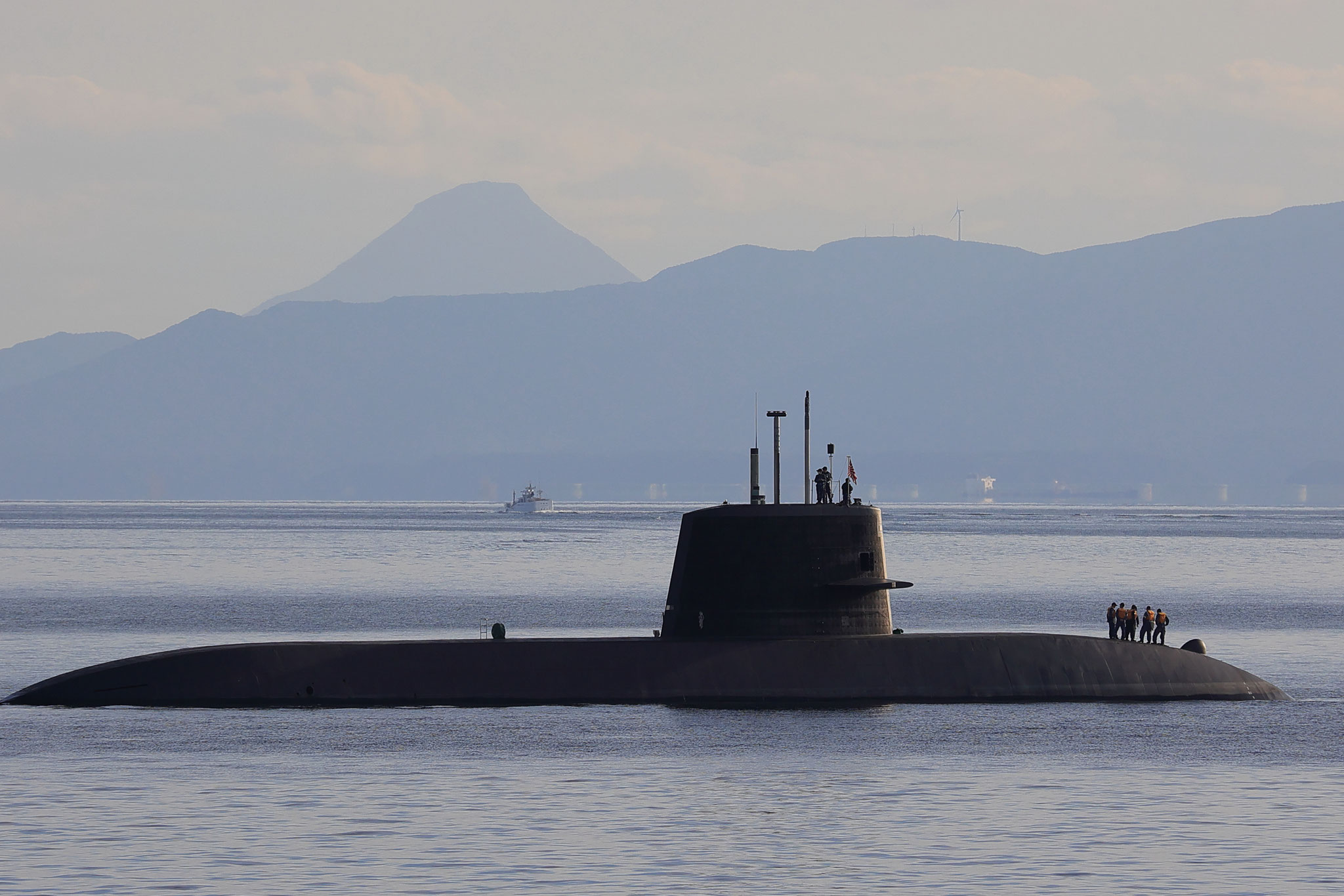 錦江湾にいた潜水艦(11月3日鹿児島市)