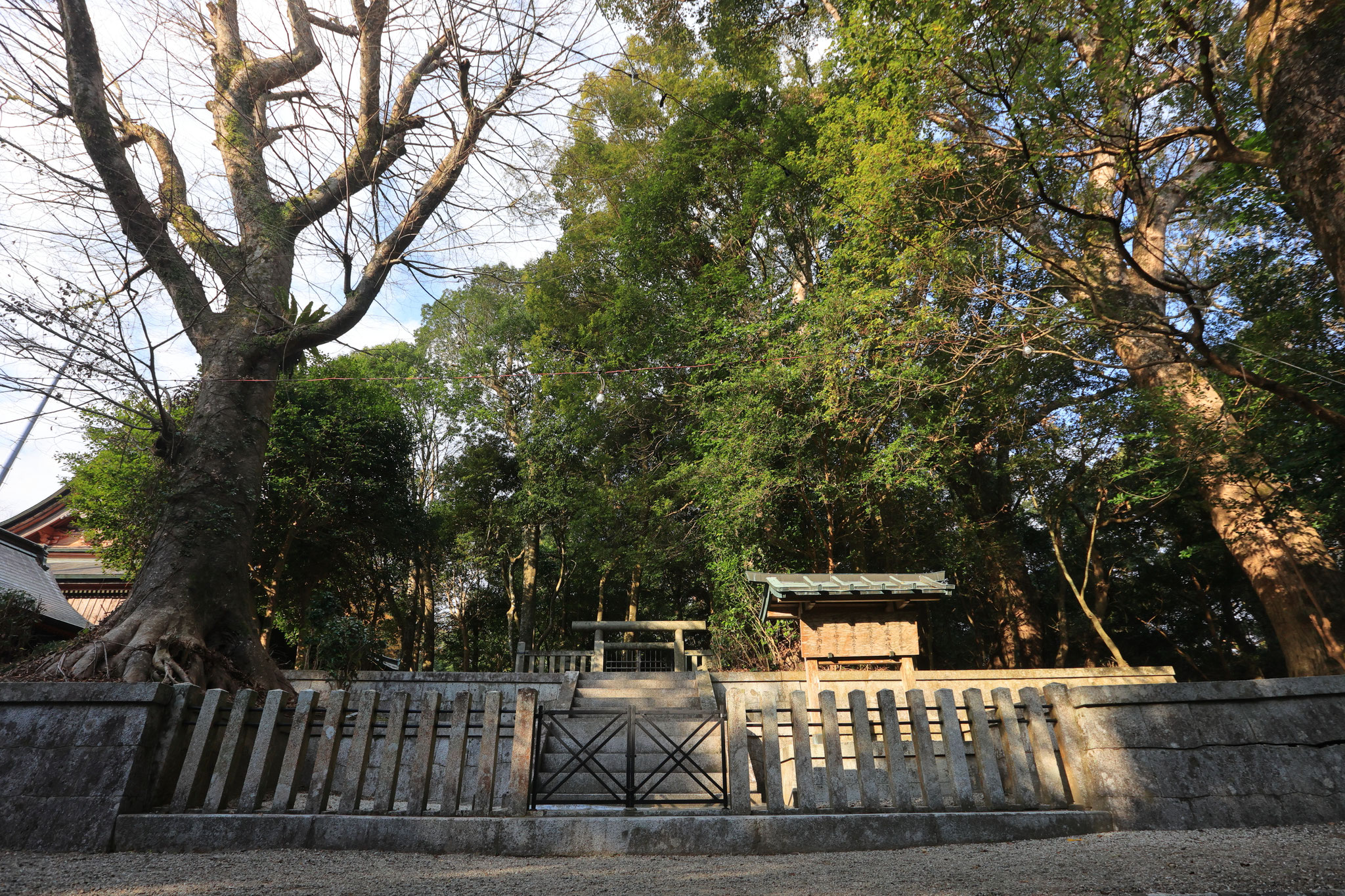 新田神社の奥の神聖なる場所(1月3日 薩摩川内市)
