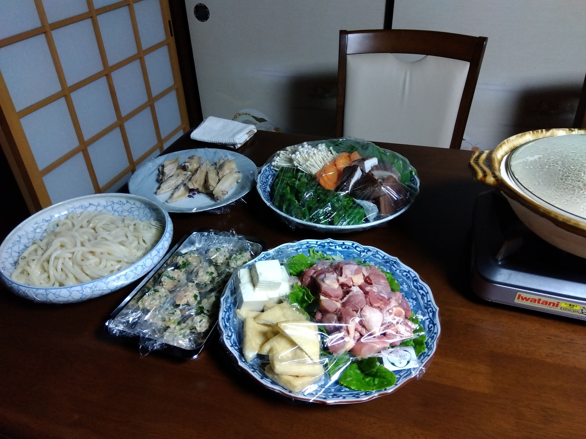 雞肉和蔬菜火鍋(百日雞火鍋)