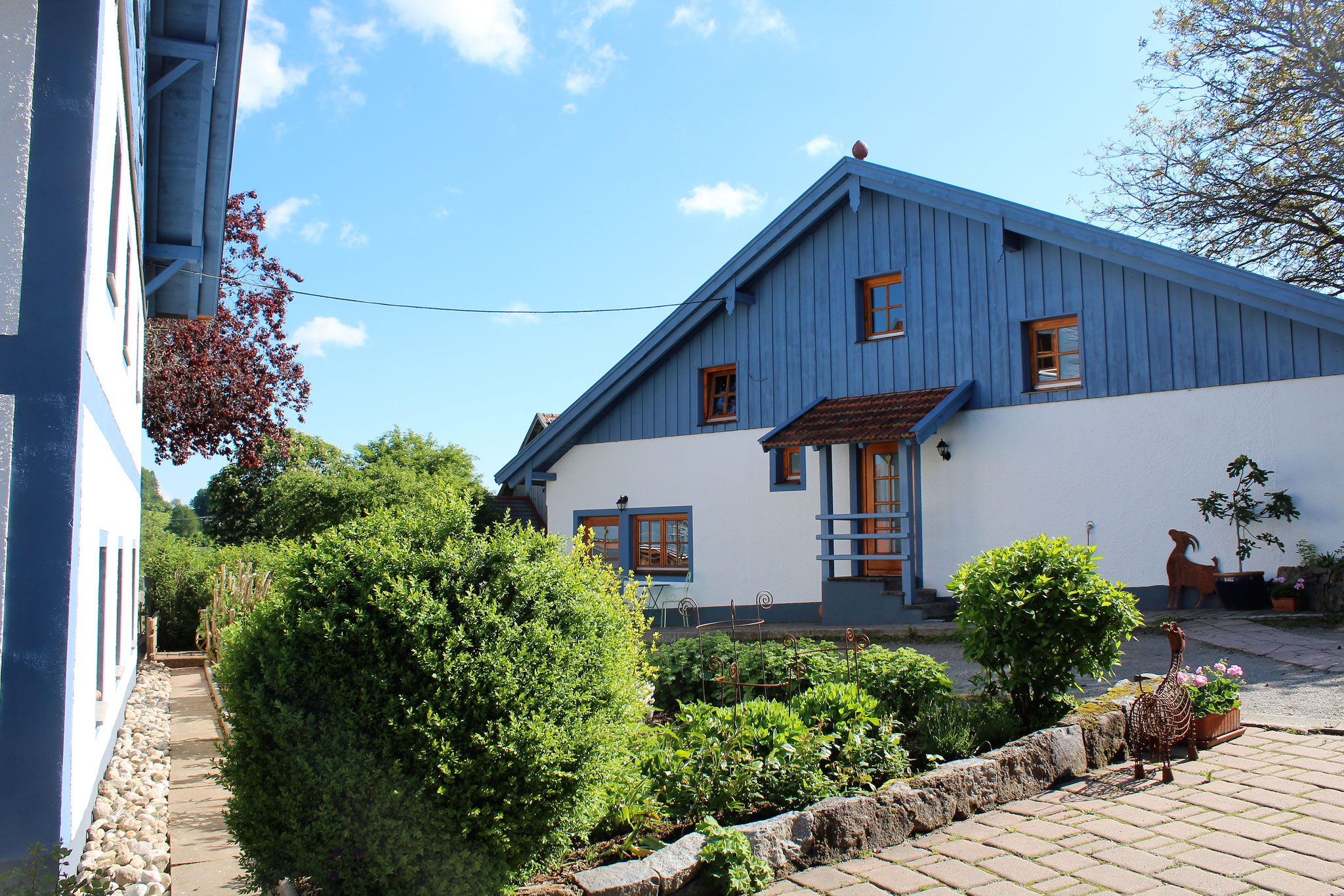 linke Doppenhaushälfte: Ferienhaus Regensburg ©KnallerbsenHof