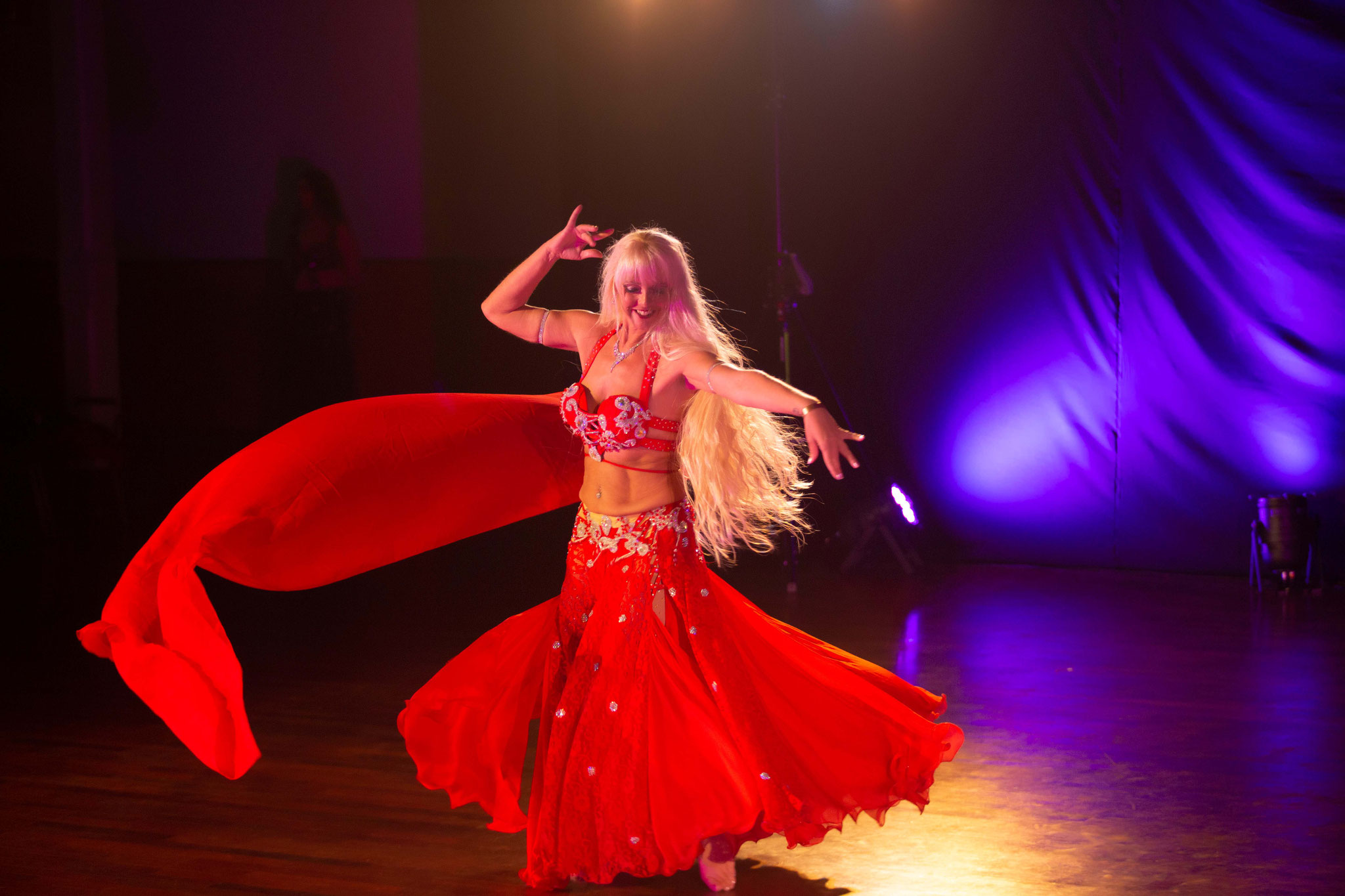 Profi Bauchtanzerin Bauchtanzerin Amina Buchen