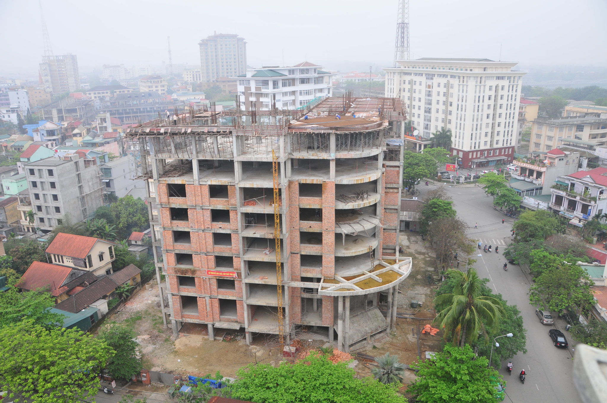 Ankunft in HoChiMinh-City (Saigon) - Die Baustelle neben unserem Hotel