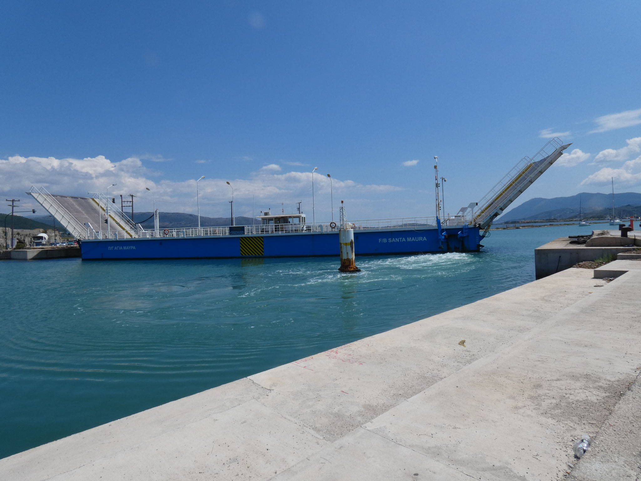 Schwenkbrücke auf die Insel Lefkas