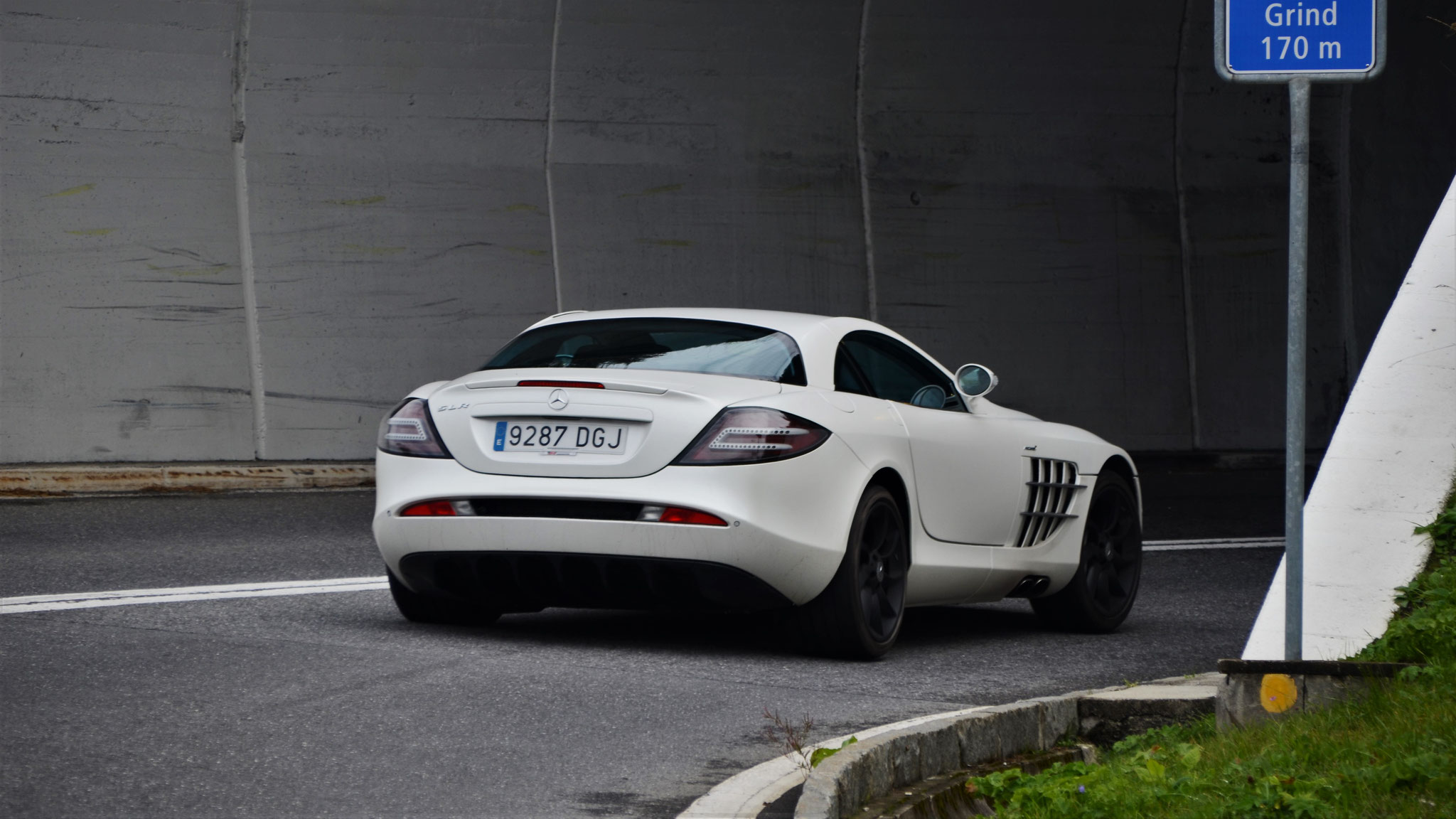 Mercedes McLaren SLR - 9287DGJ (ESP)