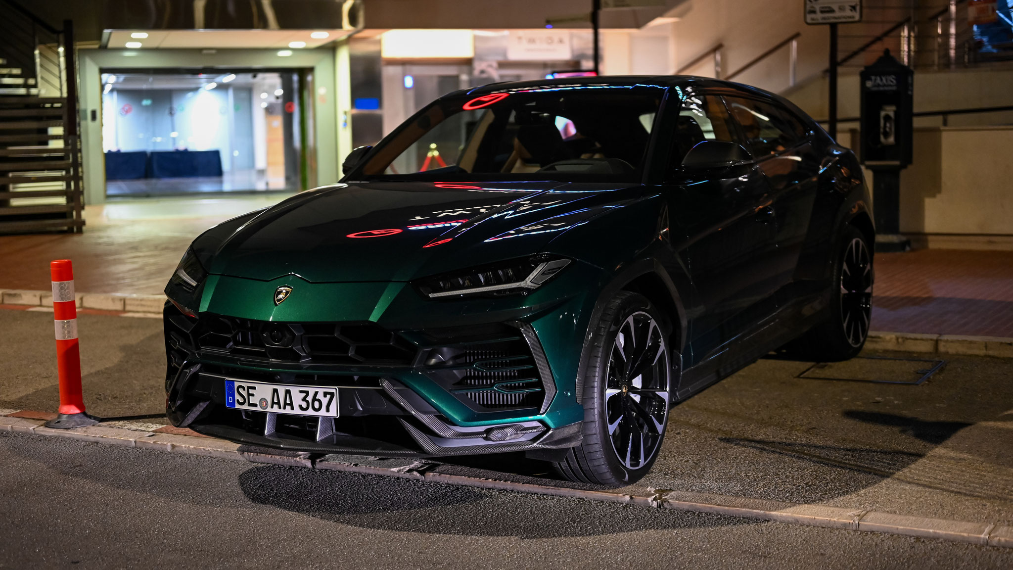 Lamborghini Urus - SE-AA367