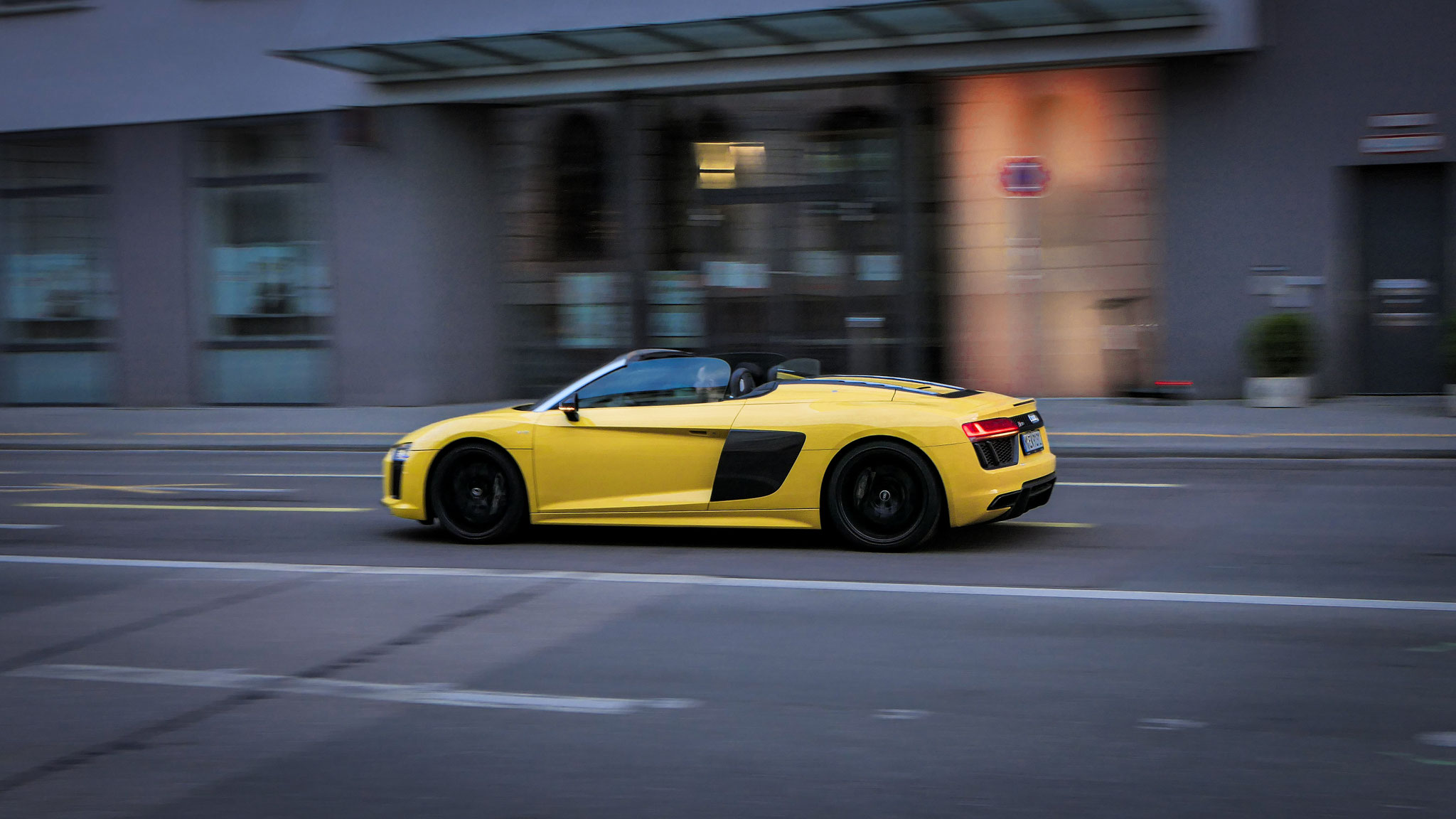 Audi R8 V10 Spyder - M-EK9191