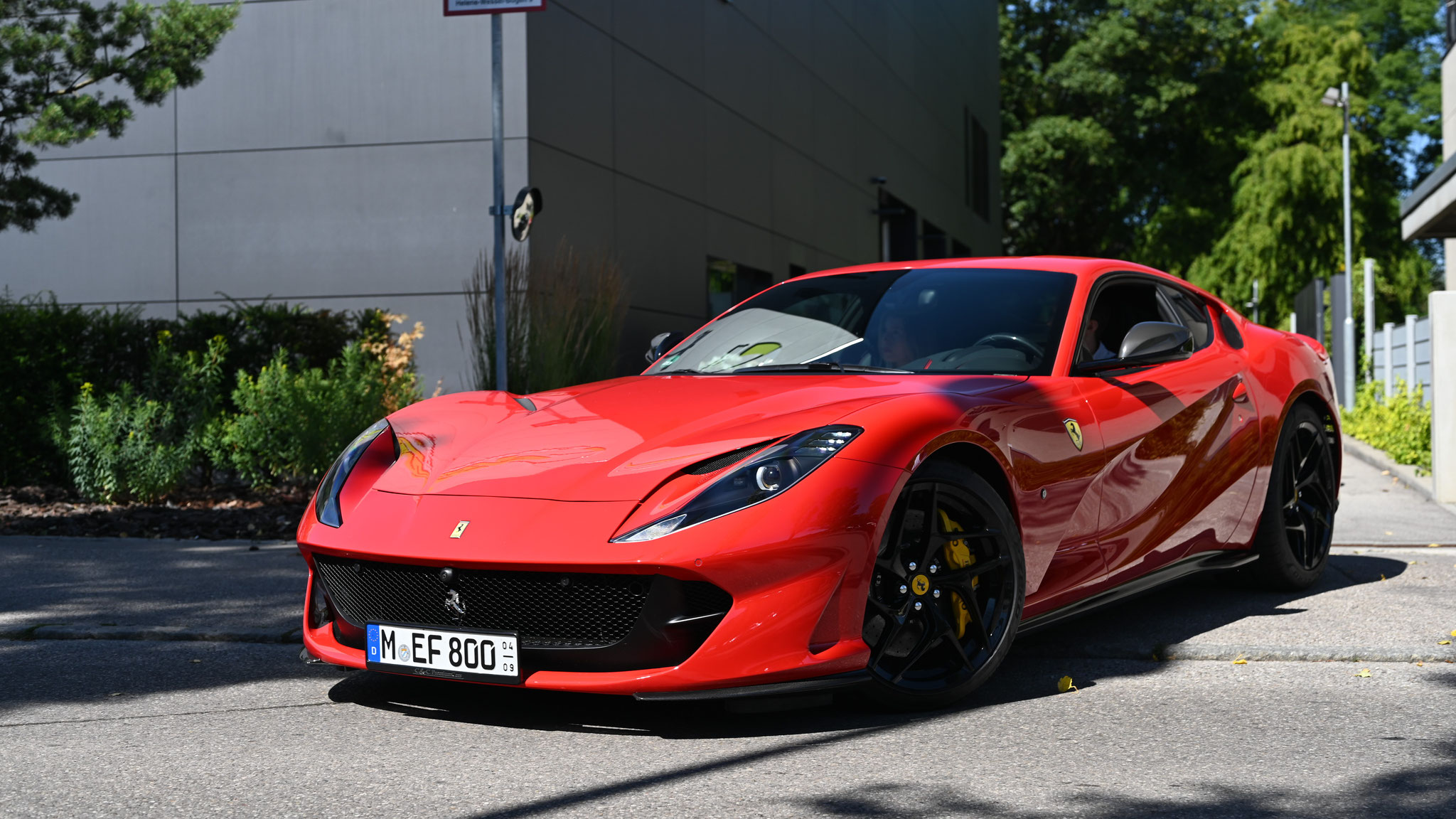 Ferrari 812 Superfast - M-EF800