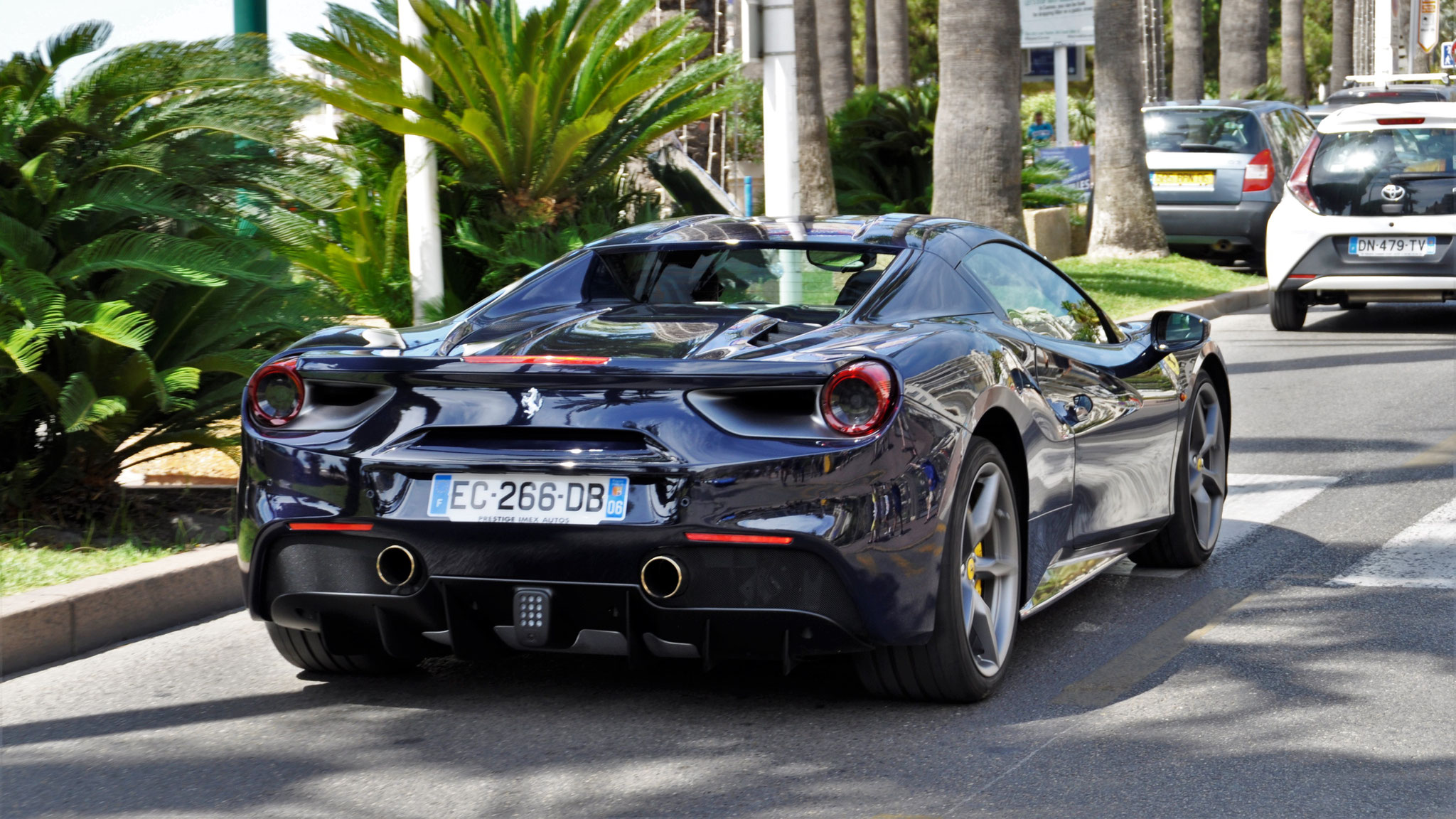 Ferrari 488 Spider - EC266DB-06 (FRA)