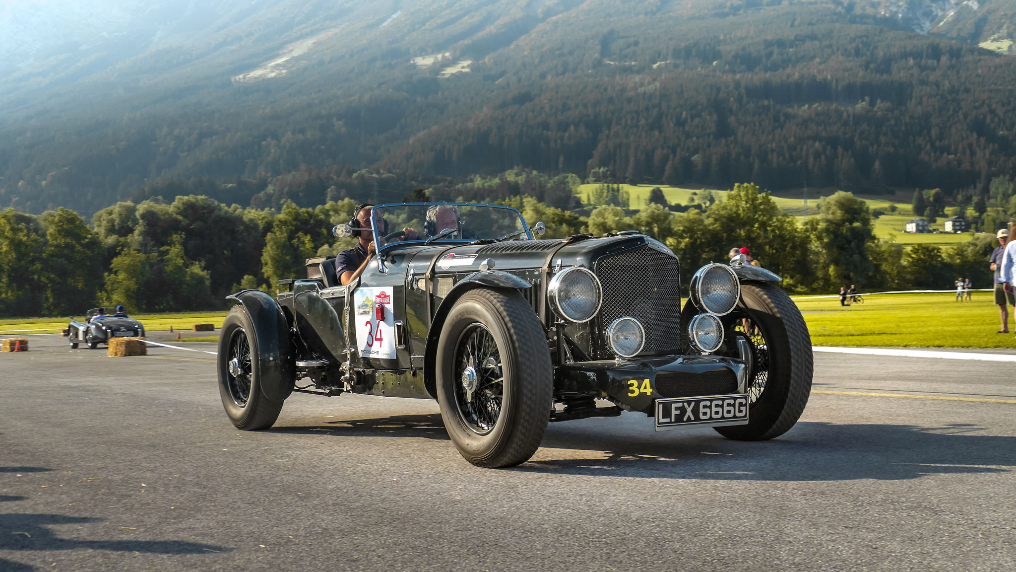 Bentley Mark VI - LFX666G (GB)
