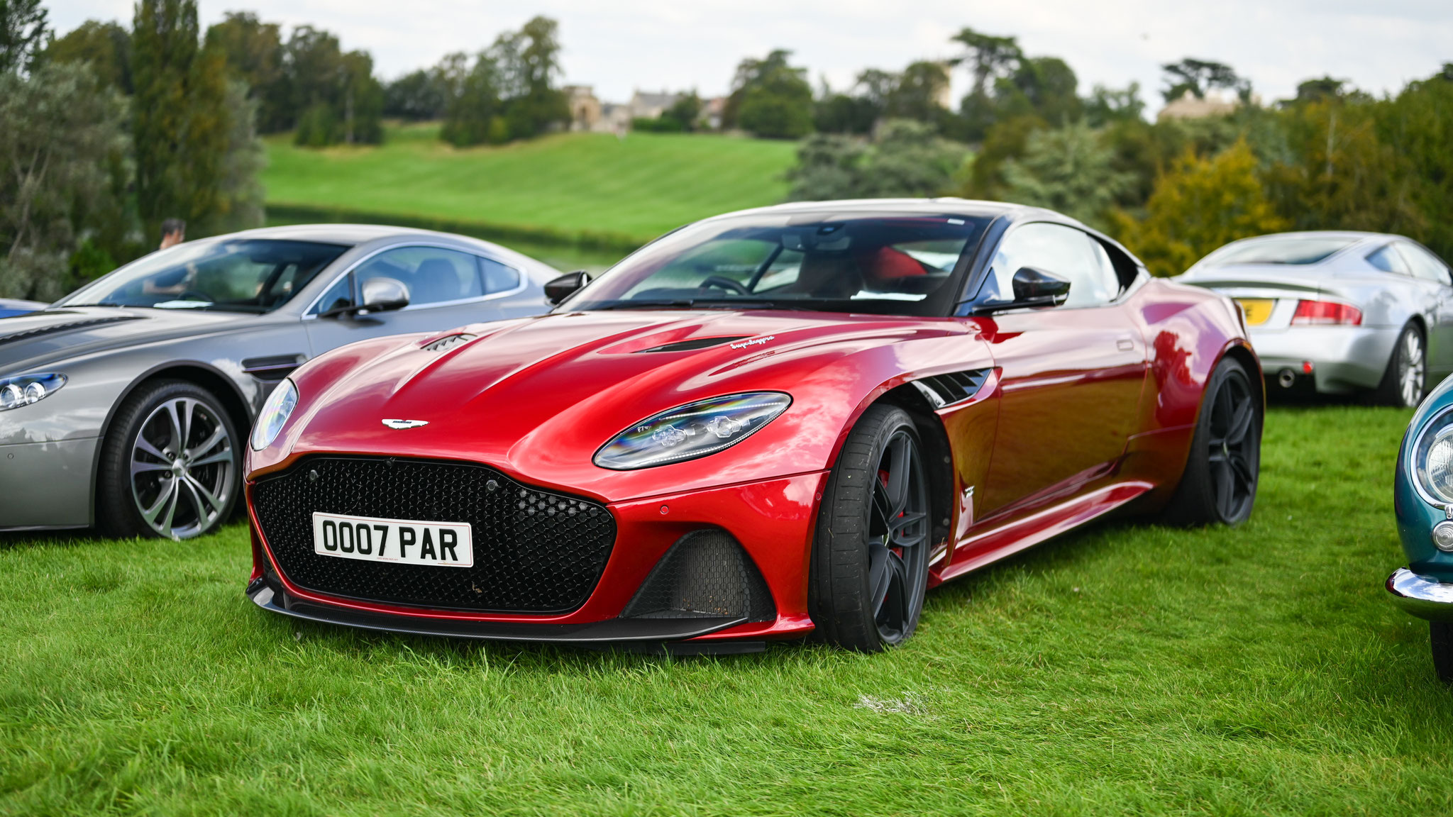 Aston Martin DBS Superleggera - OO07PAR (GB)