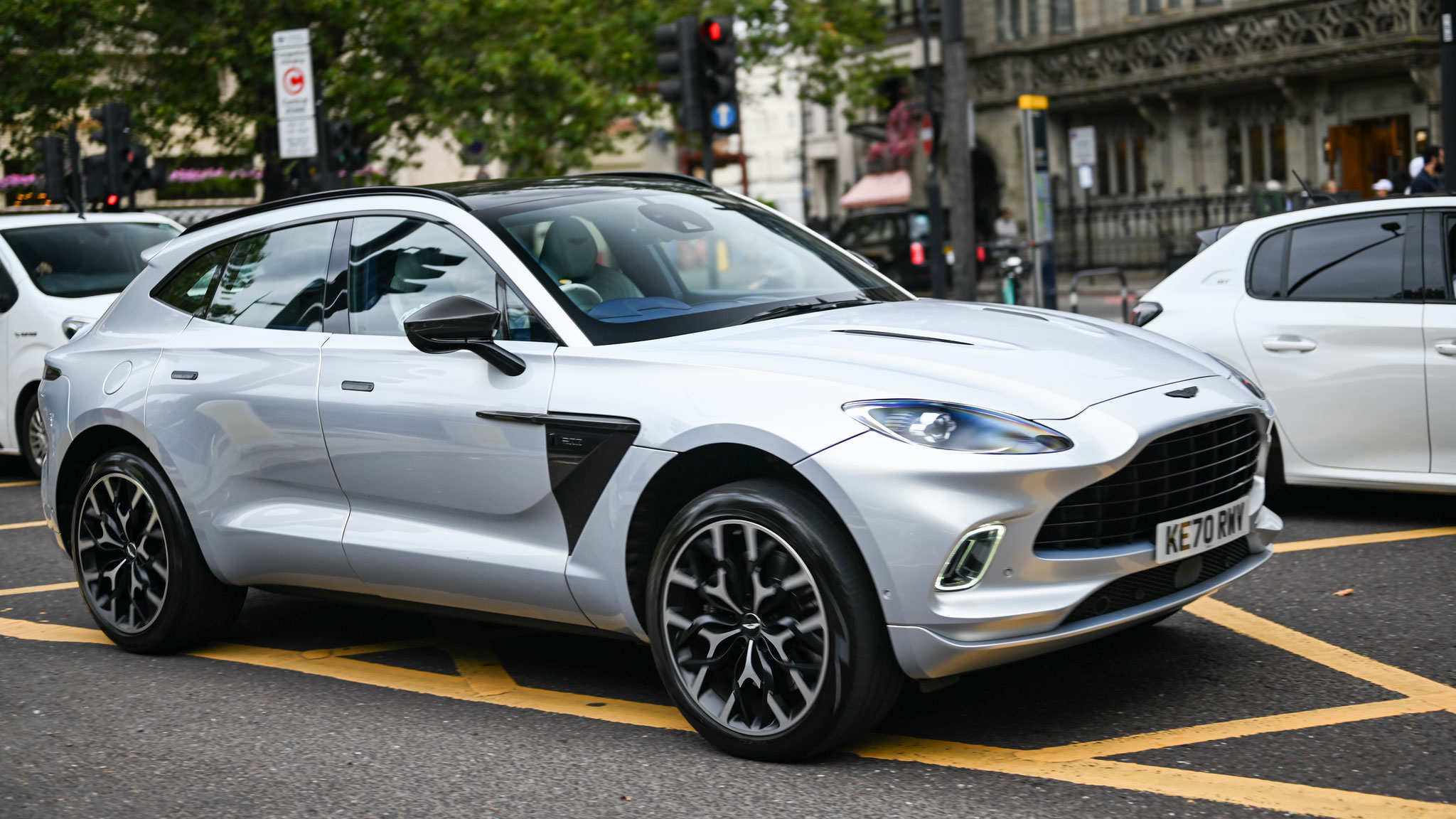 Aston Martin DBX - KE70RWY (GB)