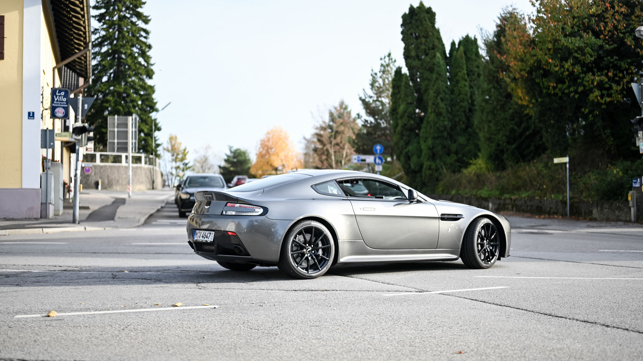 Aston Martin Vantage V12 - M-V4647