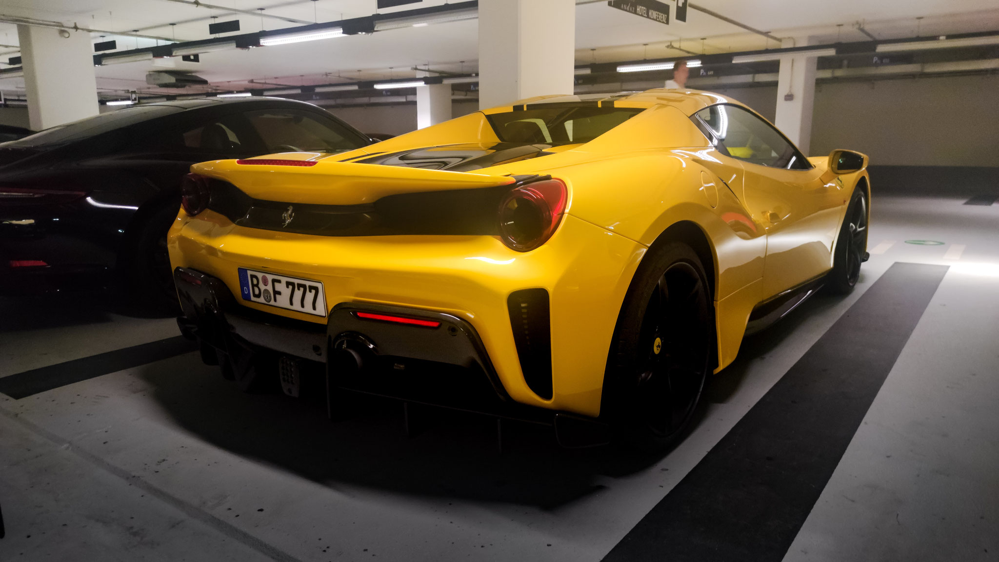 Ferrari 488 Pista Spider - B-F777