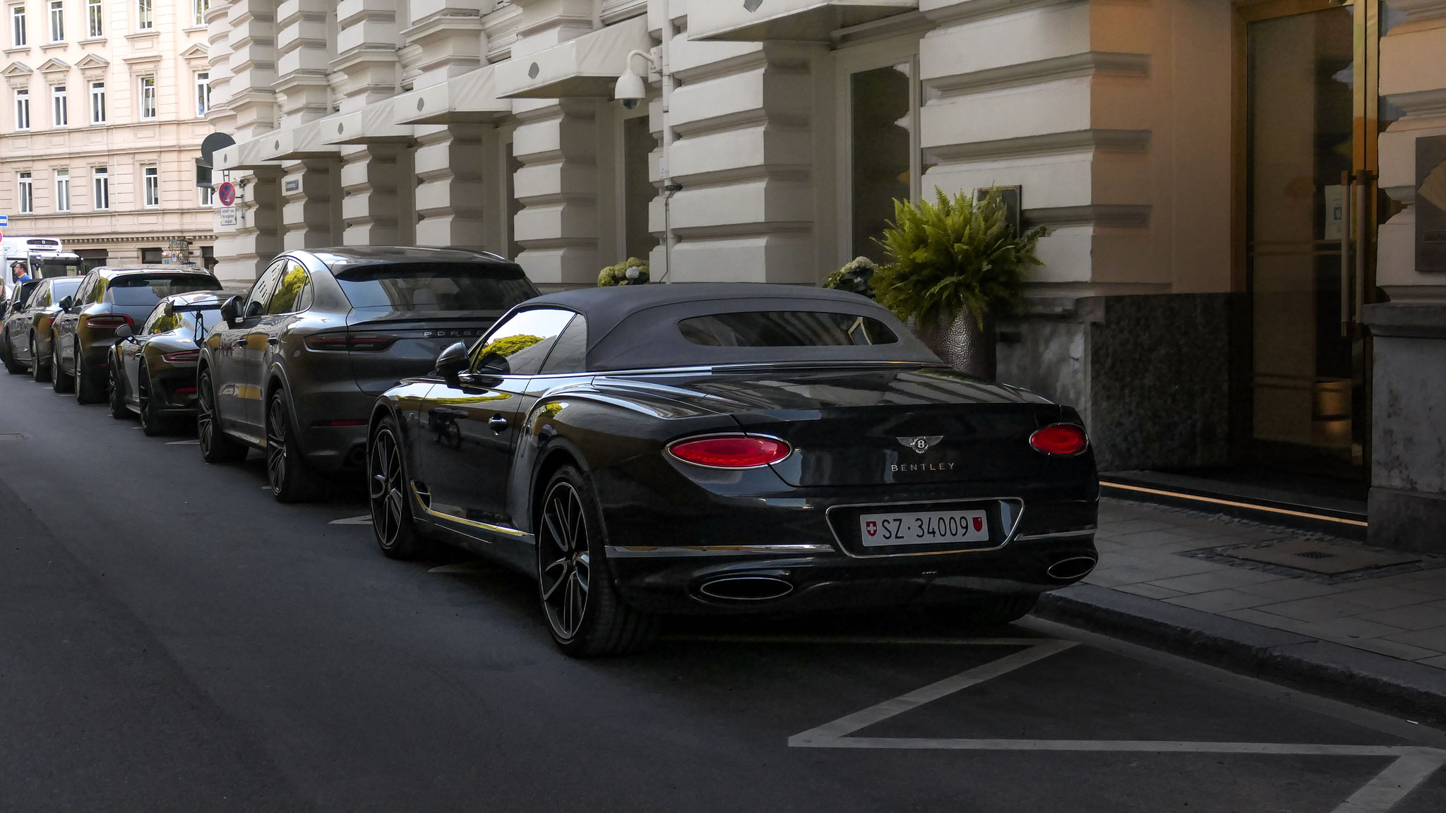 Bentley Continental GTC - SZ34009 (CH)