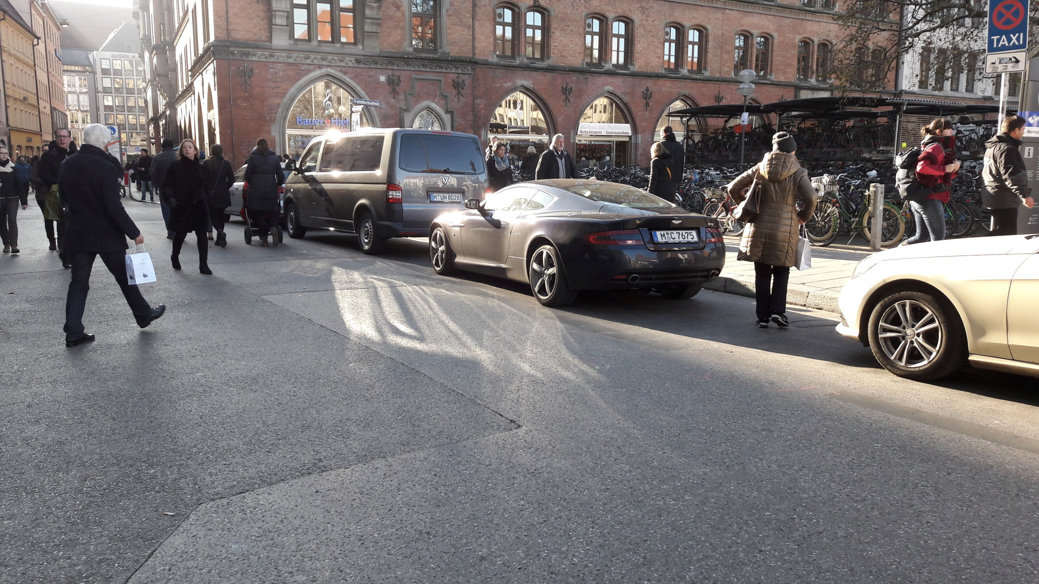 Aston Martin DB9 Coupé - M-C7675