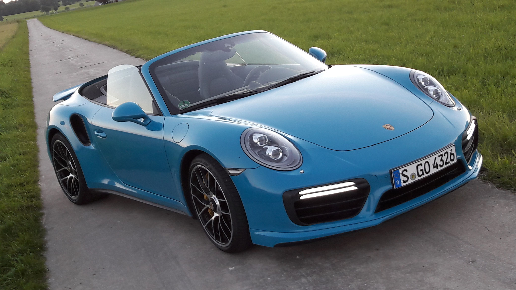 Porsche 911 Turbo S - S-GO4326