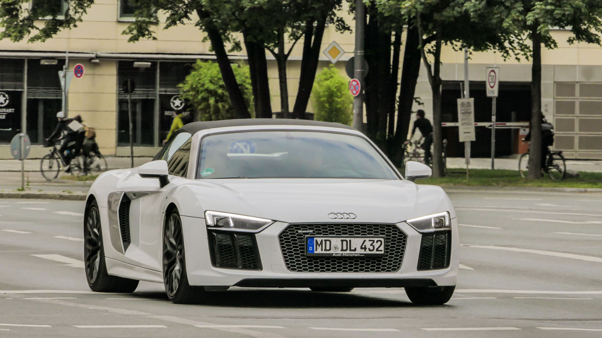 Audi R8 V10 Spyder - MD-DL432