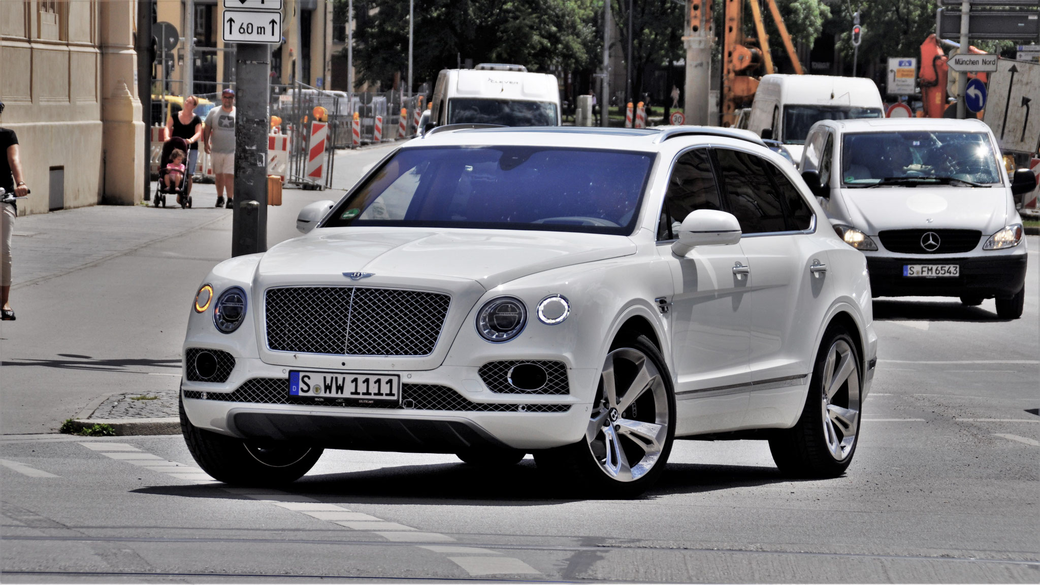 Bentley Bentayga - S-WW1111