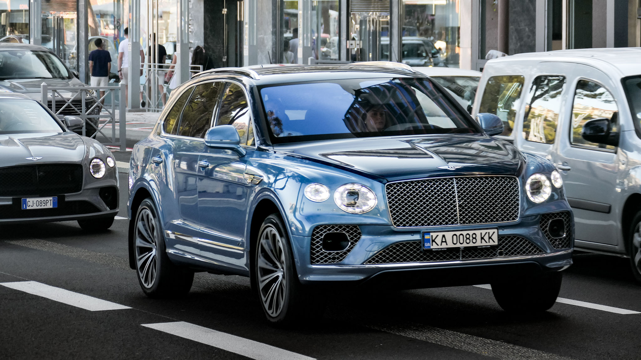 Bentley Bentayga - KA0088KK (UA)