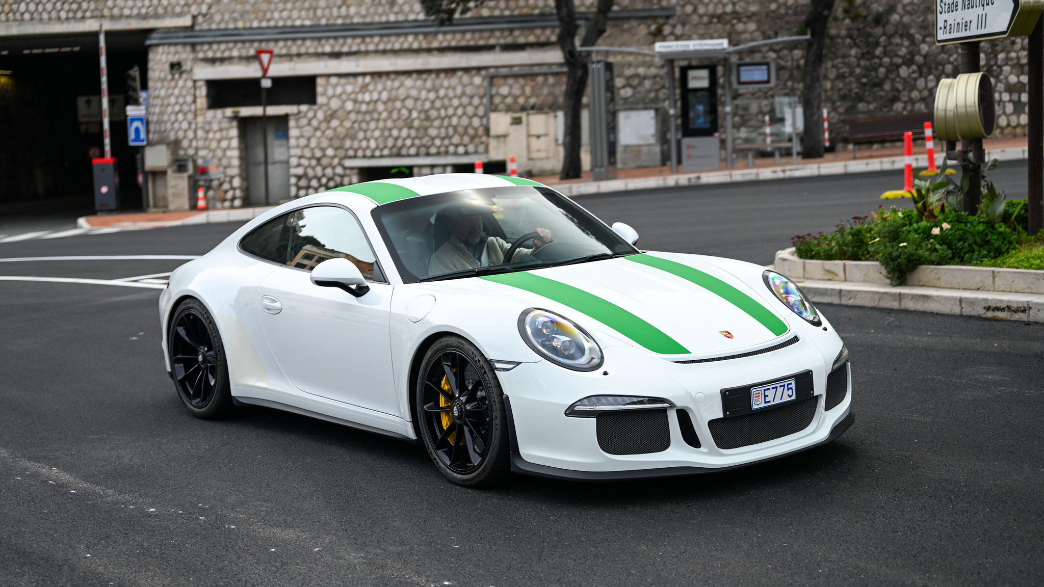 Porsche 911 R - E775 (MC)