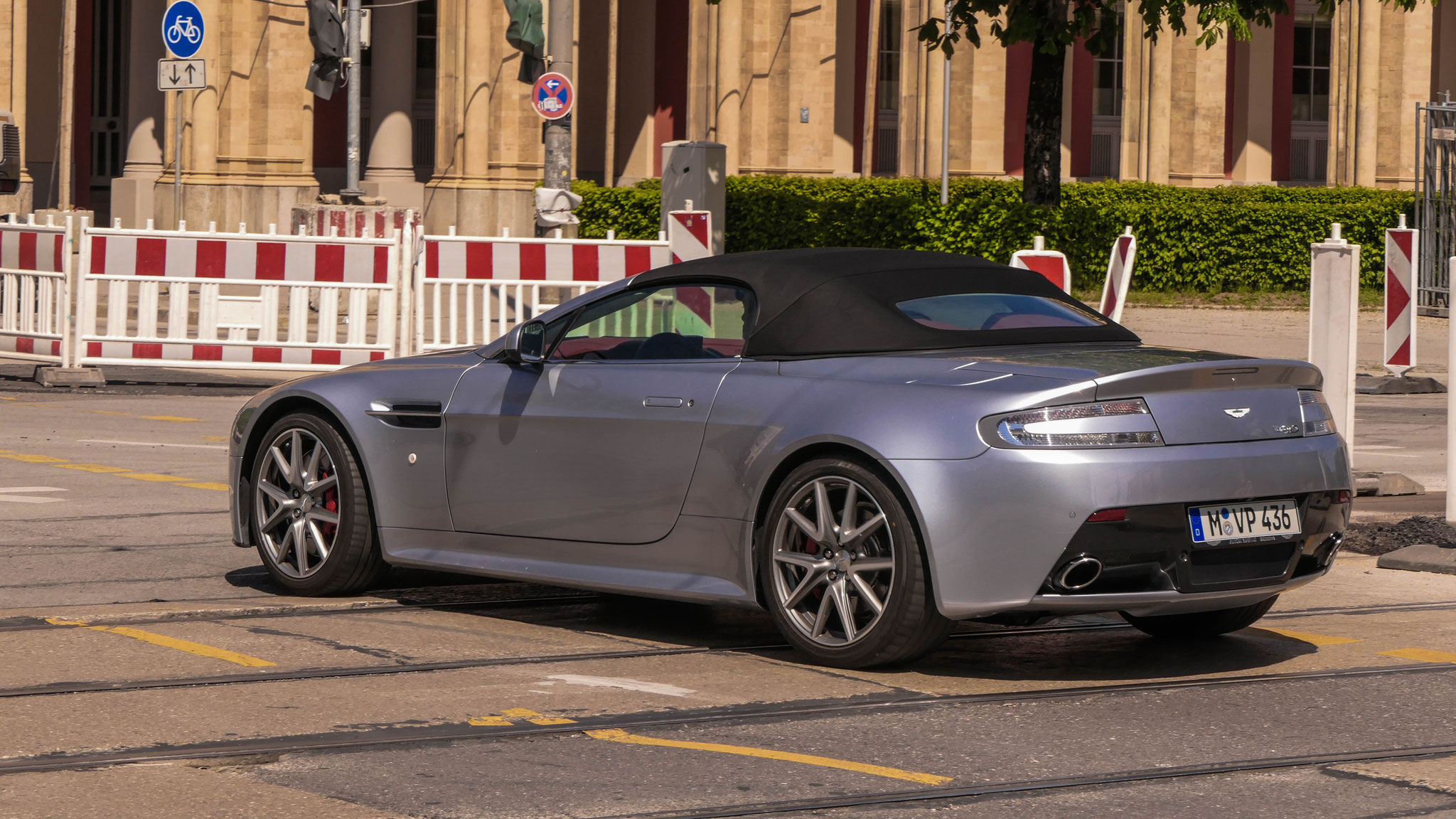 Aston Martin Vantage V8 Volante - M-VP436