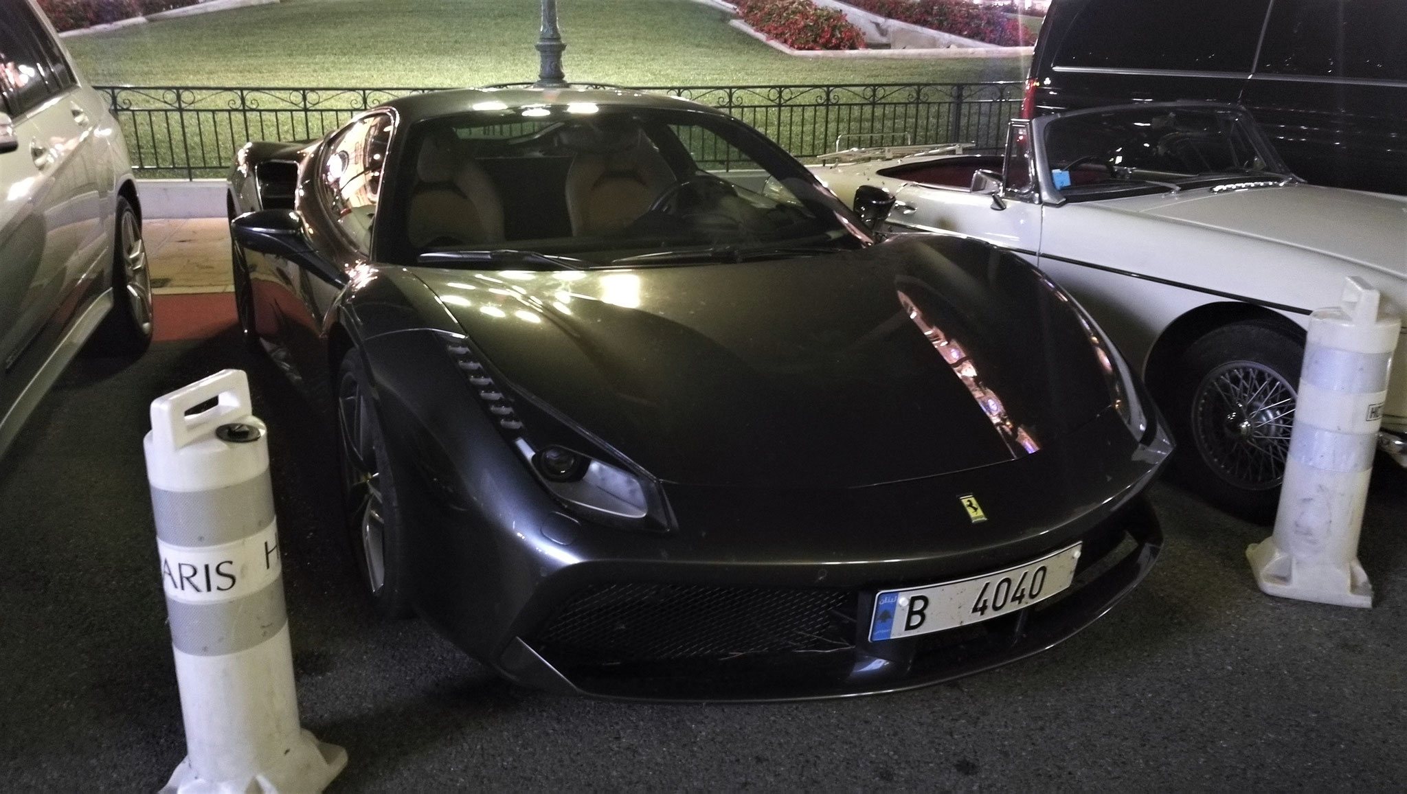 Ferrari 488 GTB - B4040 (Dubai)