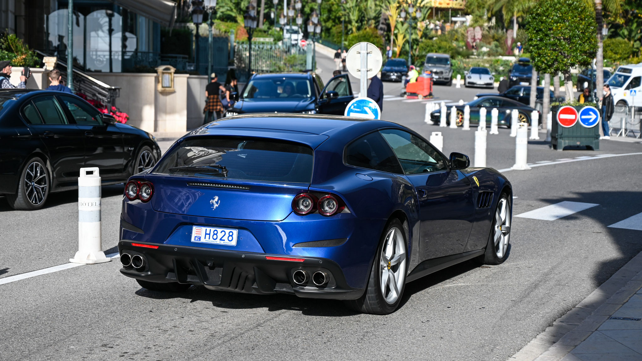 Ferrari GTC4 Lusso - H828 (MC)