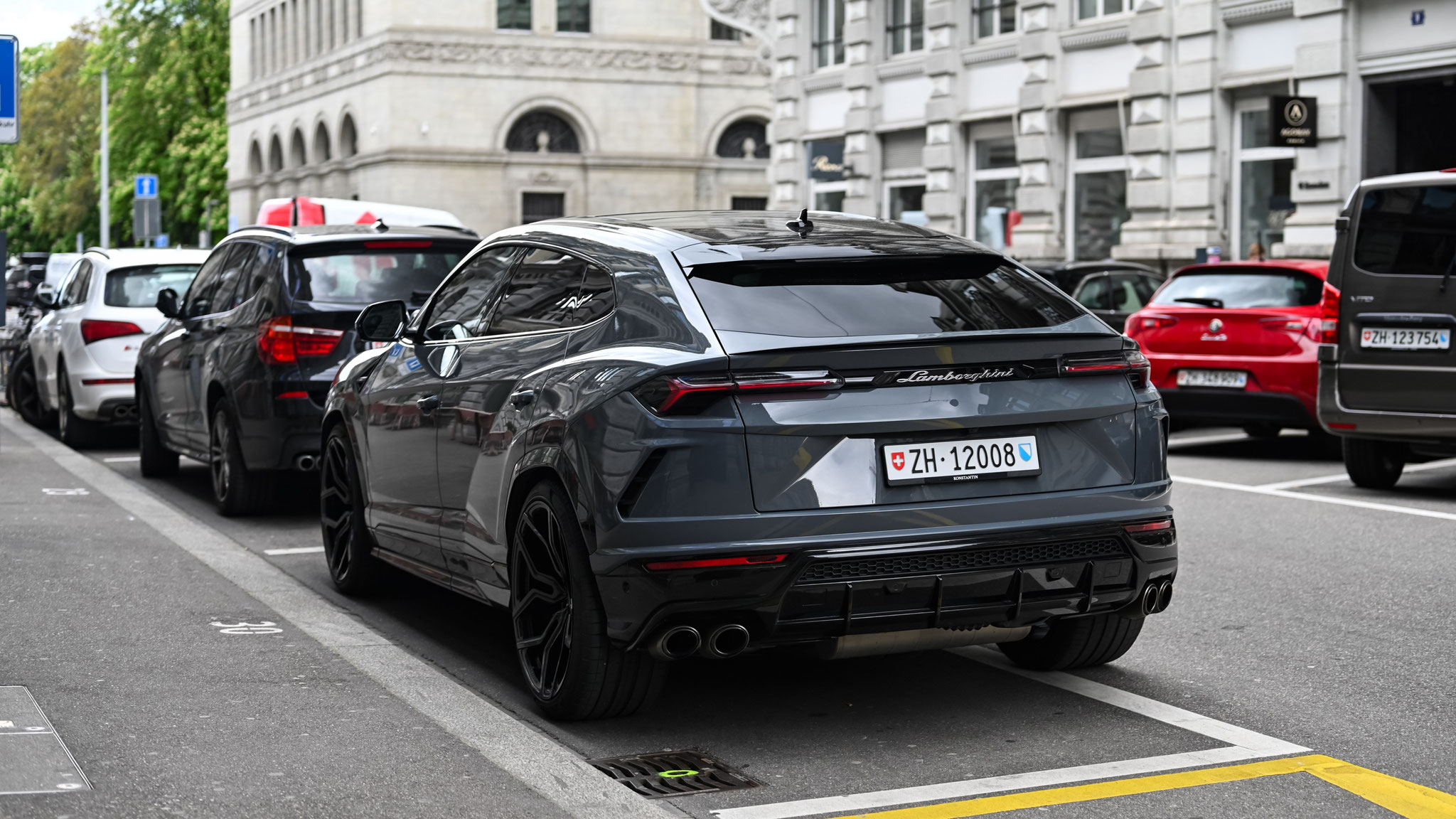 Lamborghini Urus - ZH12008 (CH)