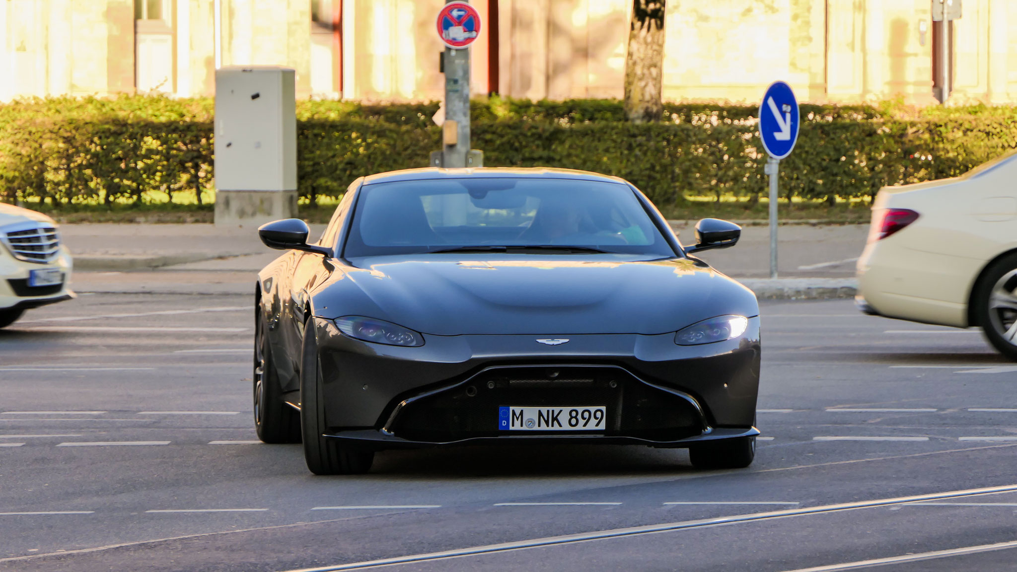 Aston Martin Vantage - M-NK899