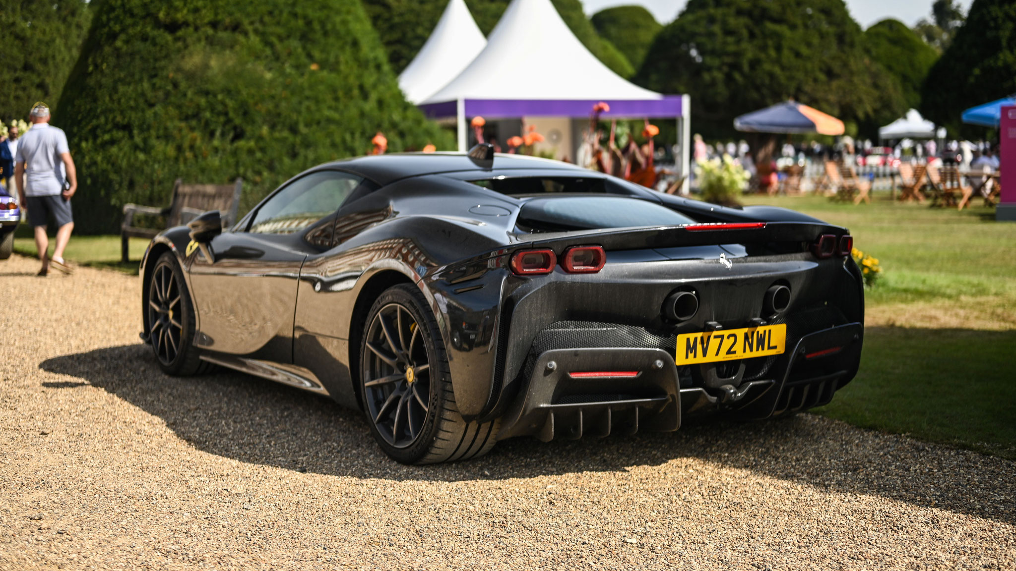 Ferrari SF90 Stradale - MV72NWL (GB)