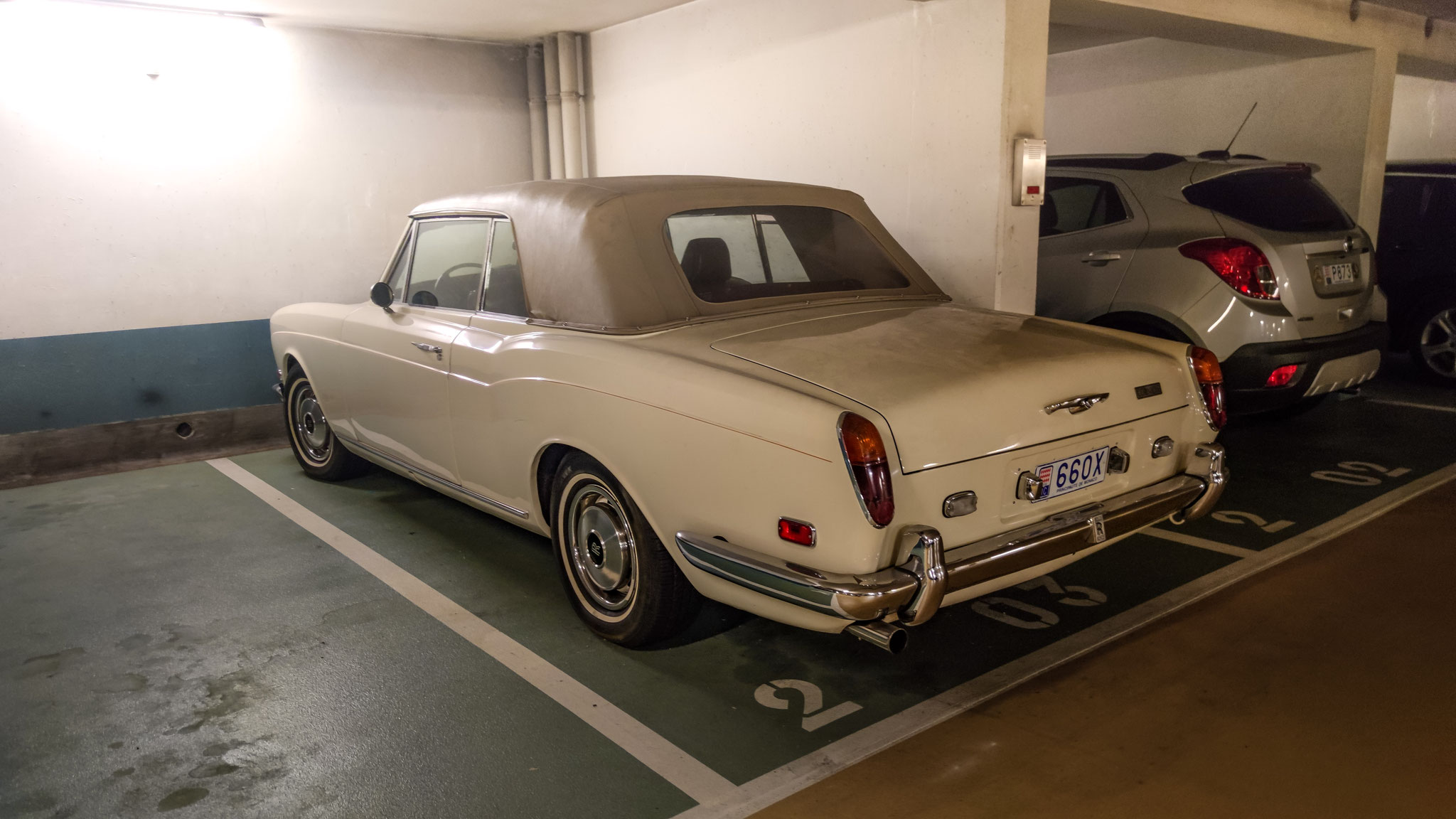 Rolls Royce Corniche - 660X (MC)
