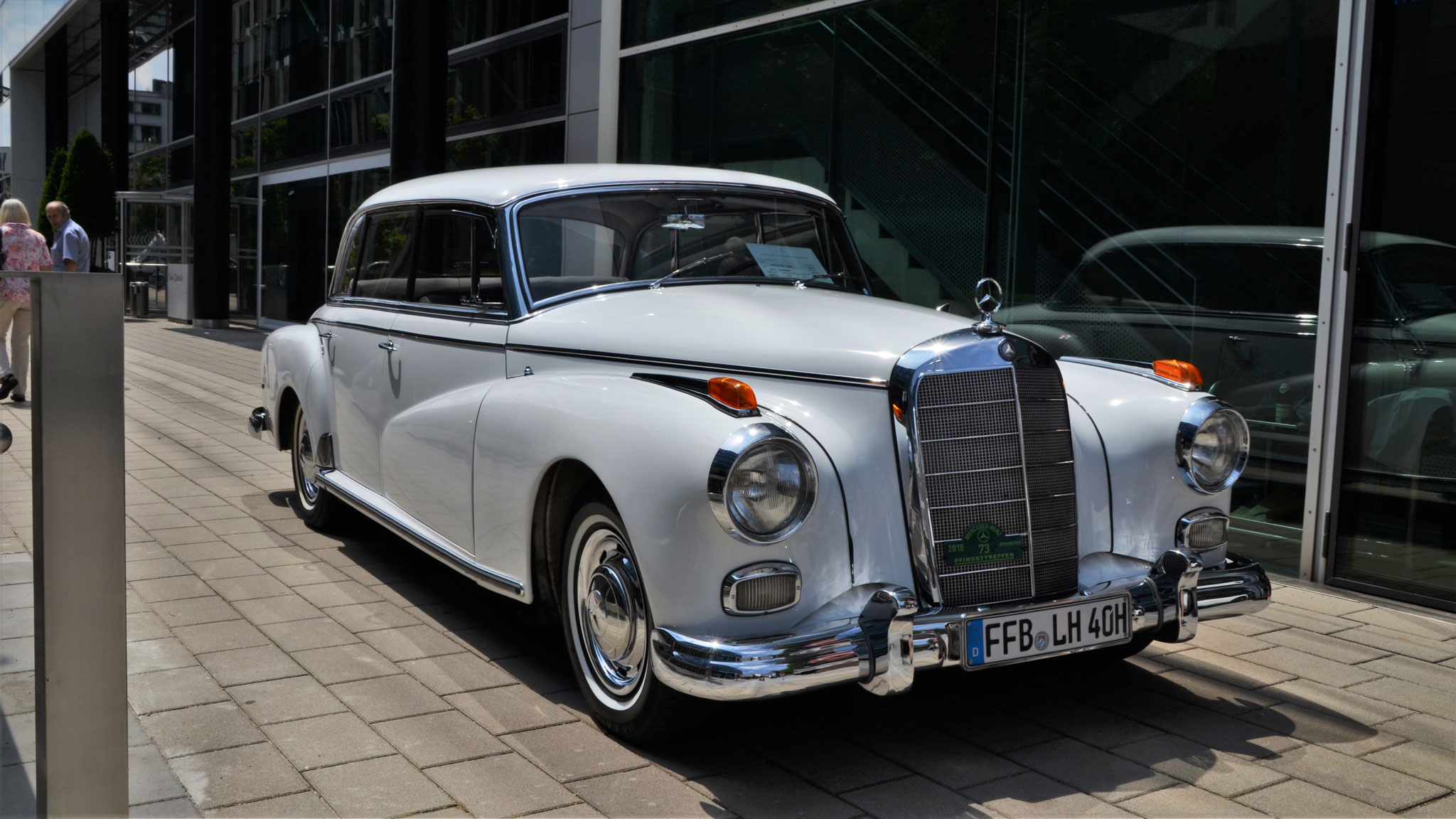 Mercedes 300 Adenauer - FFB-LH40H