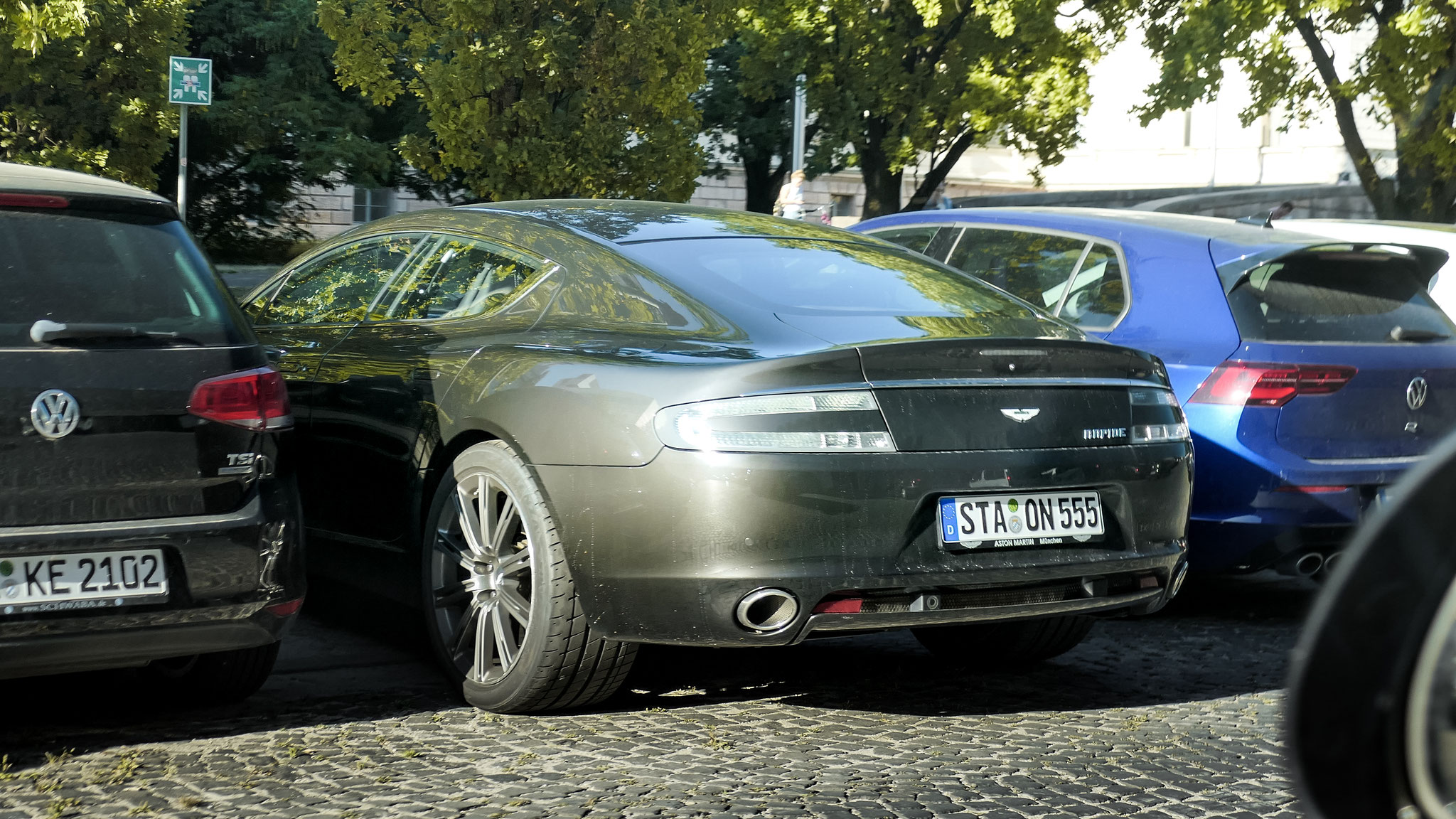 Aston Martin Rapide - STA-ON555