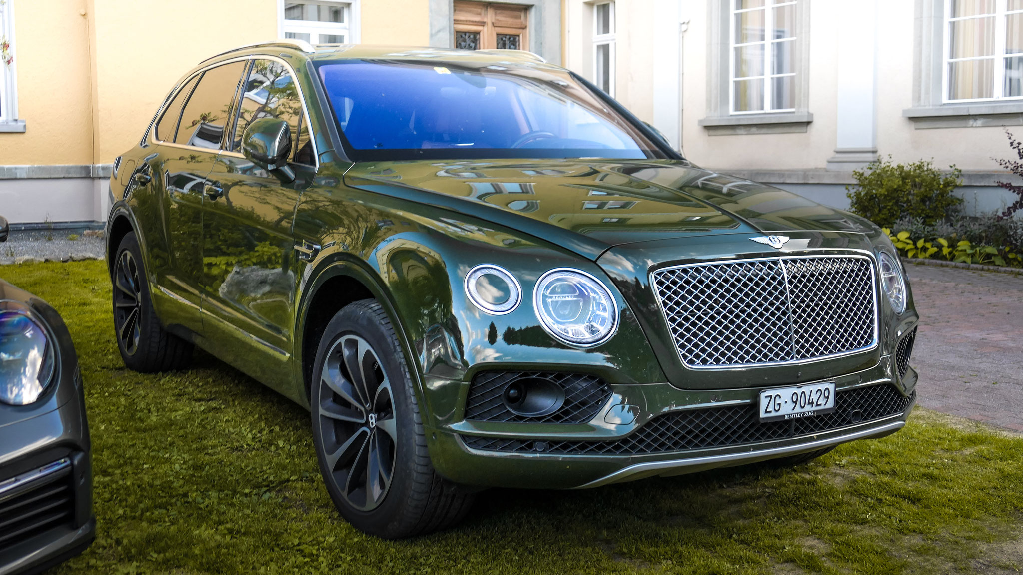 Bentley Bentayga - ZG904229 (CH)