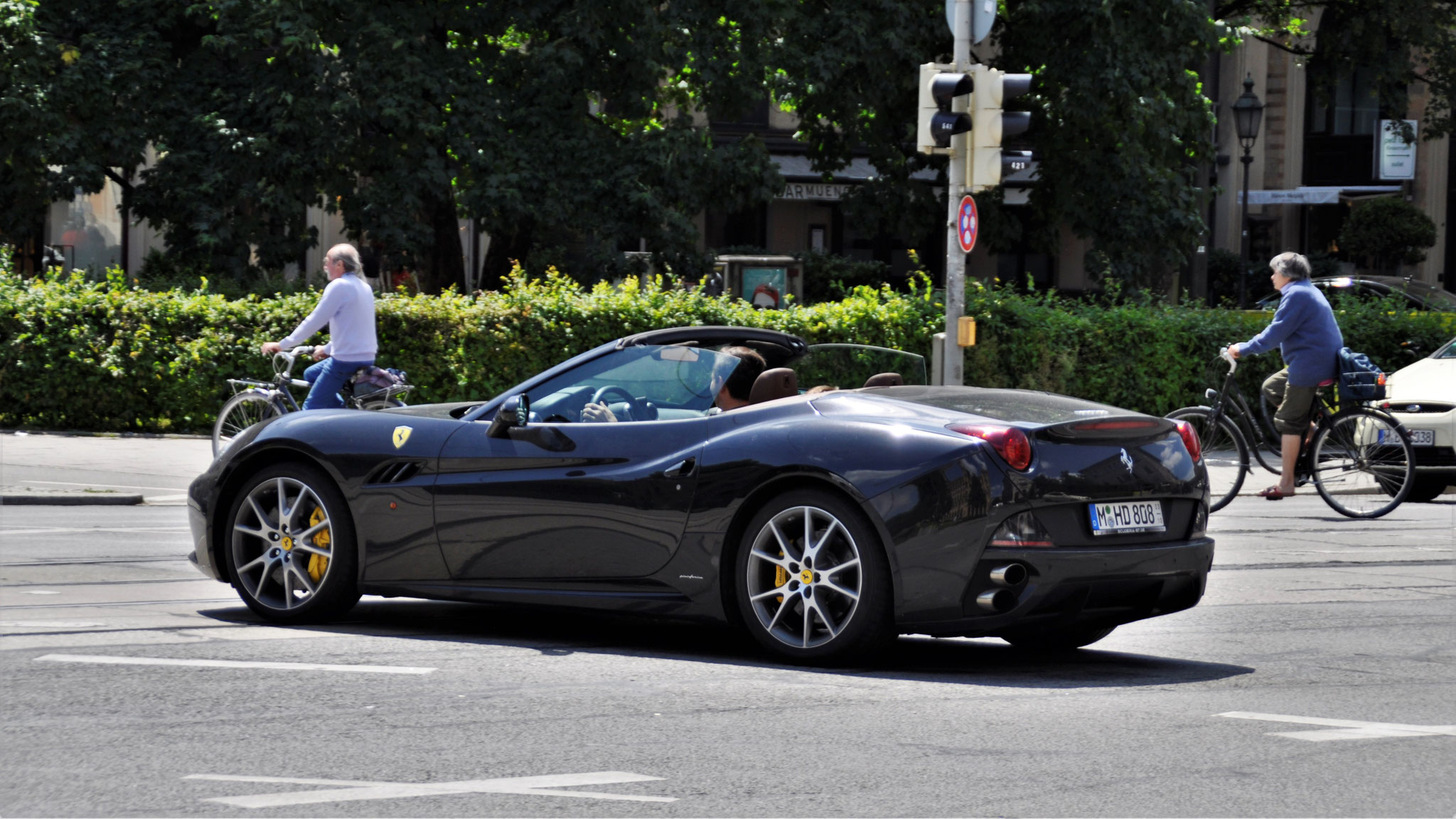 Ferrari California - M-HD808