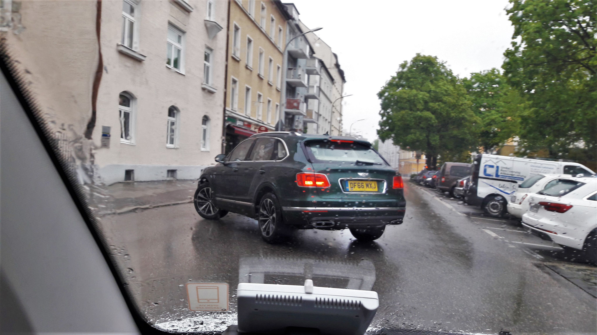 Bentley Bentayga - DF66MXJ (GB)