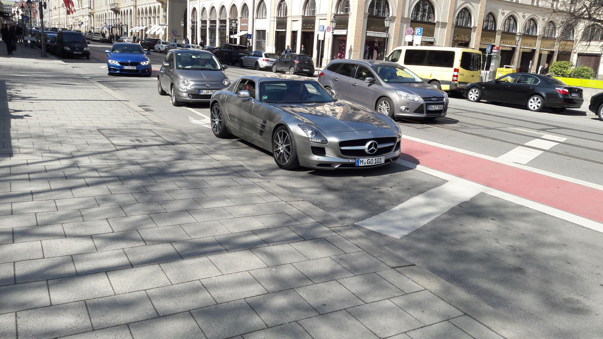 AMG SLS - M-GO101
