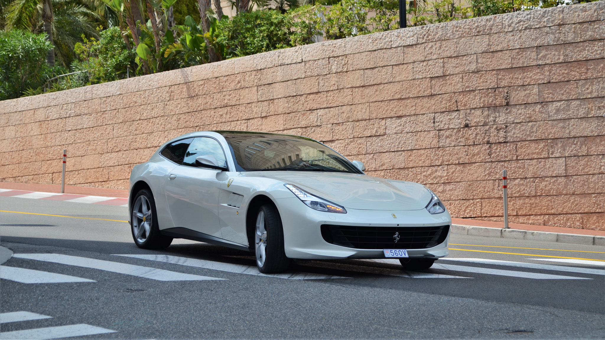 Ferrari GTC4 Lusso - 560V (MC)