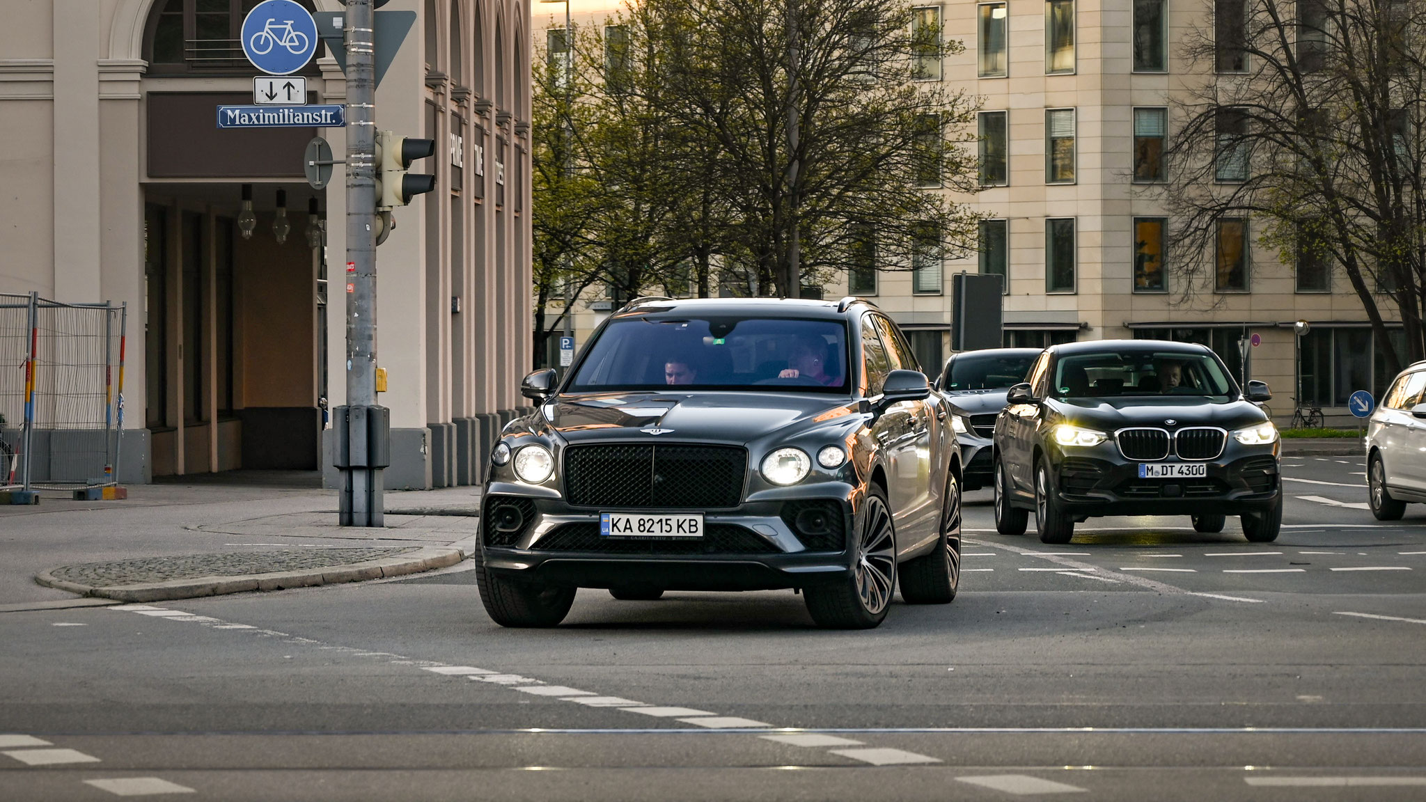 Bentley Bentayga - KA8215KB (UA)