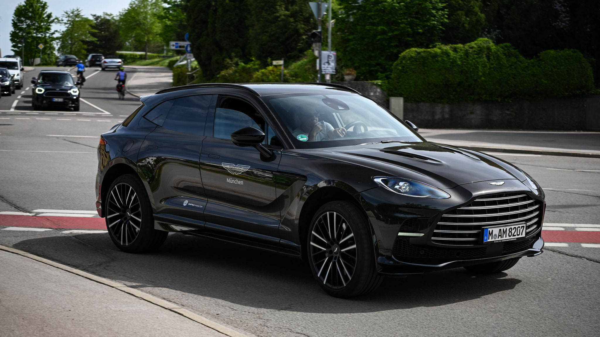 Aston Martin DBX 707 - M-AM8207