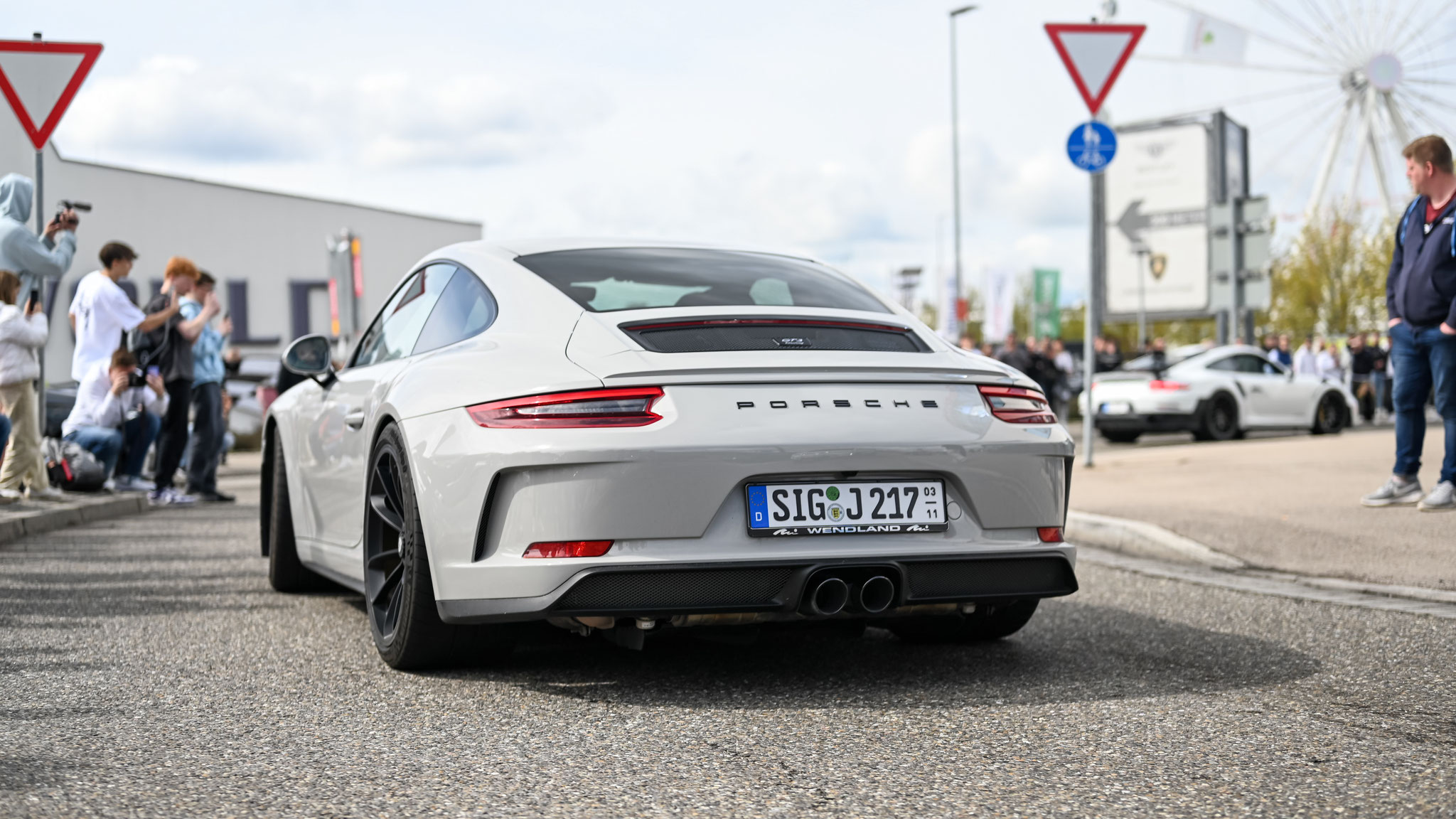 Porsche 991 GT3 Touring - SIG-J217