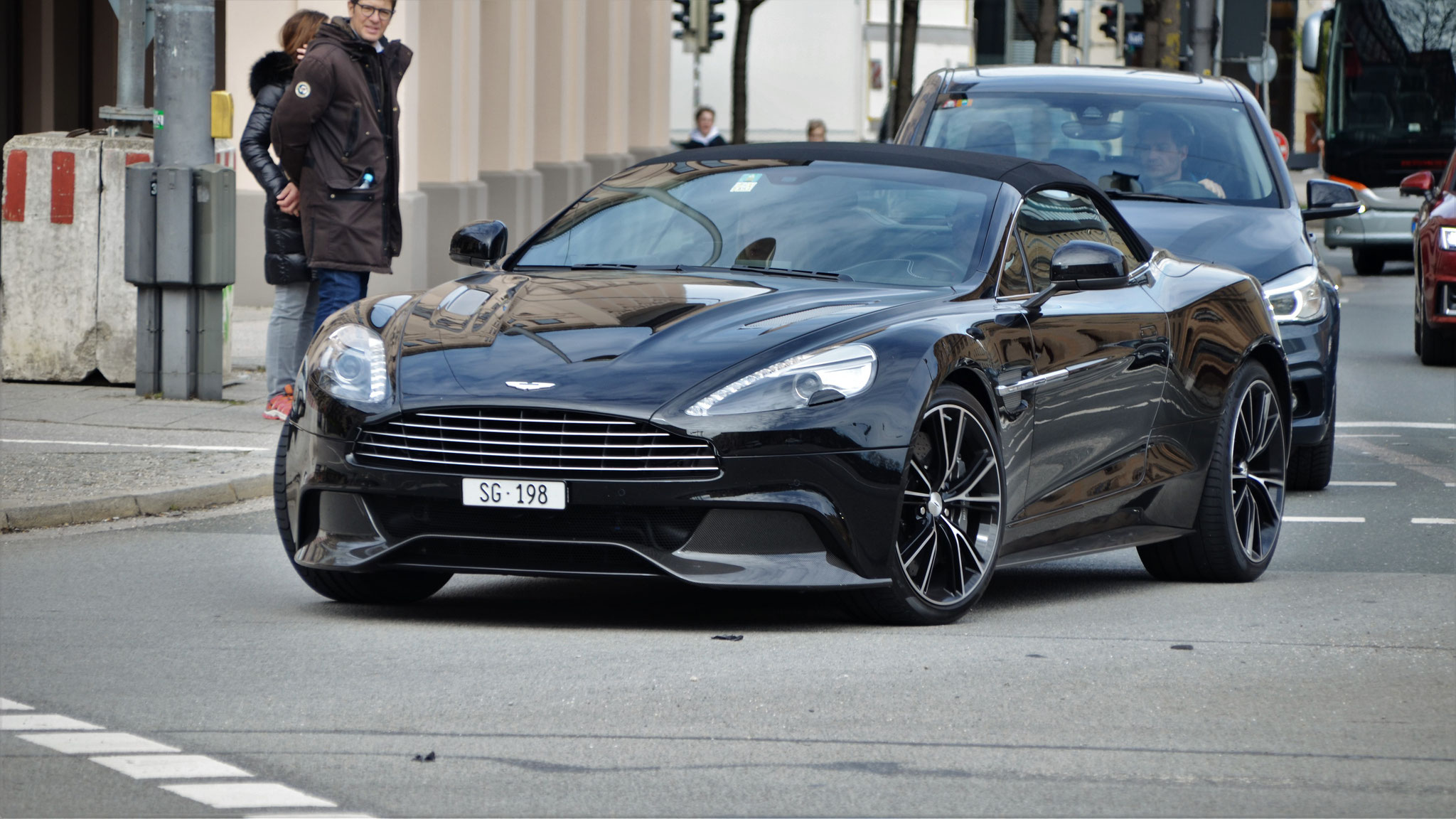 Aston Martin Vanquish Volante - SG198 (CH)