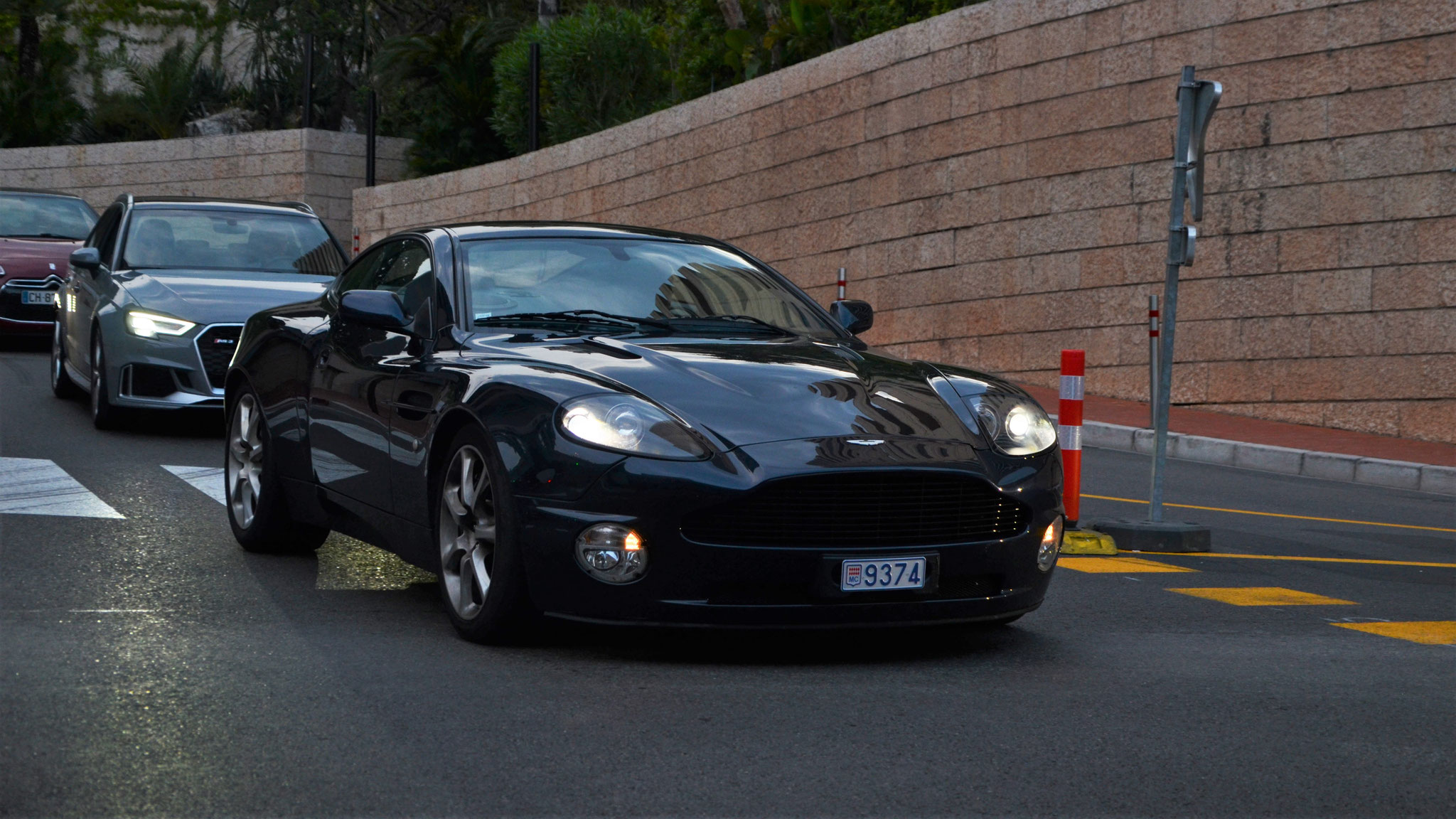 Aston Martin V12 Vanquish - 9374 (MC)