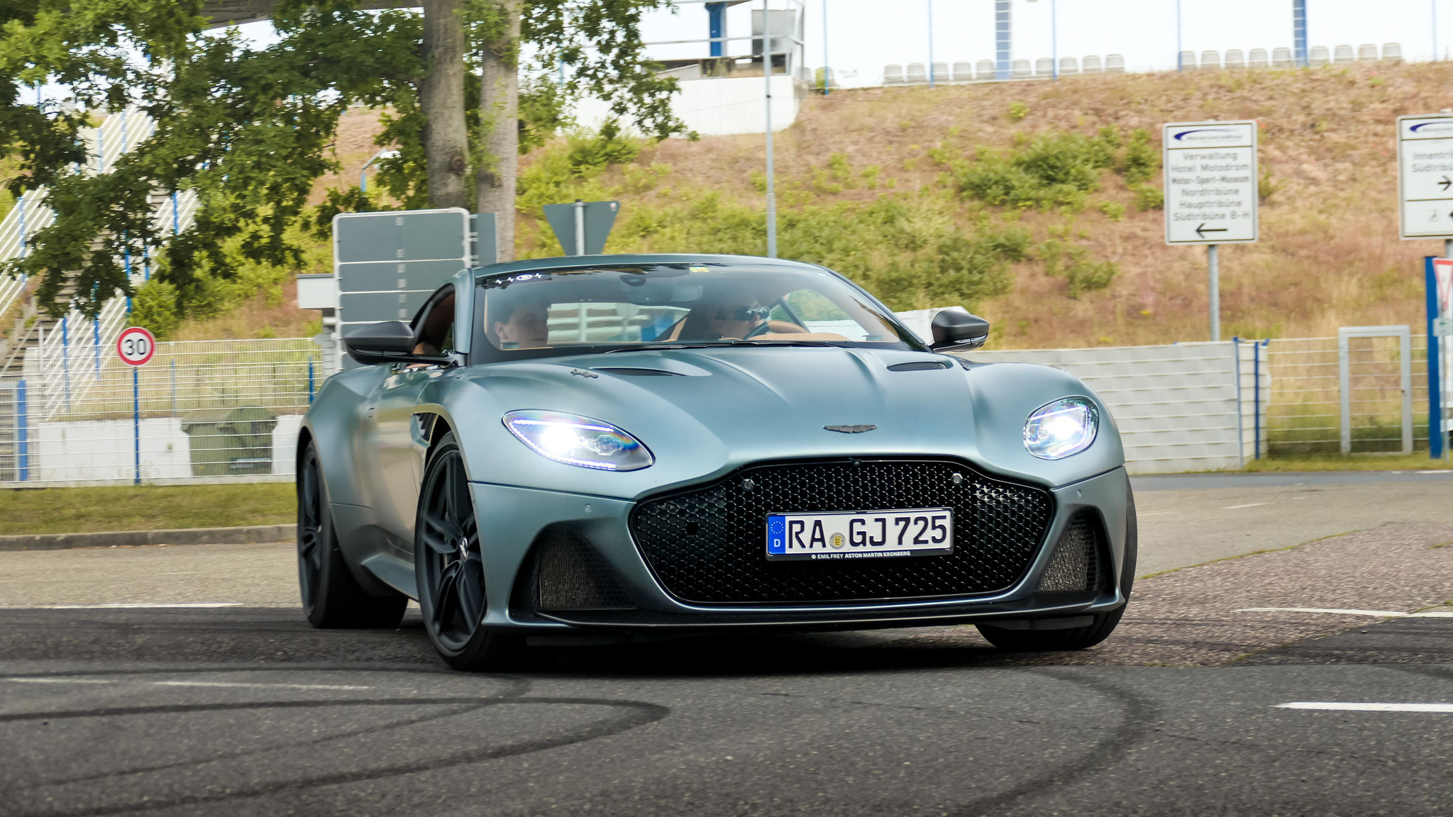 Aston Martin DBS Superleggera - RA-GJ725