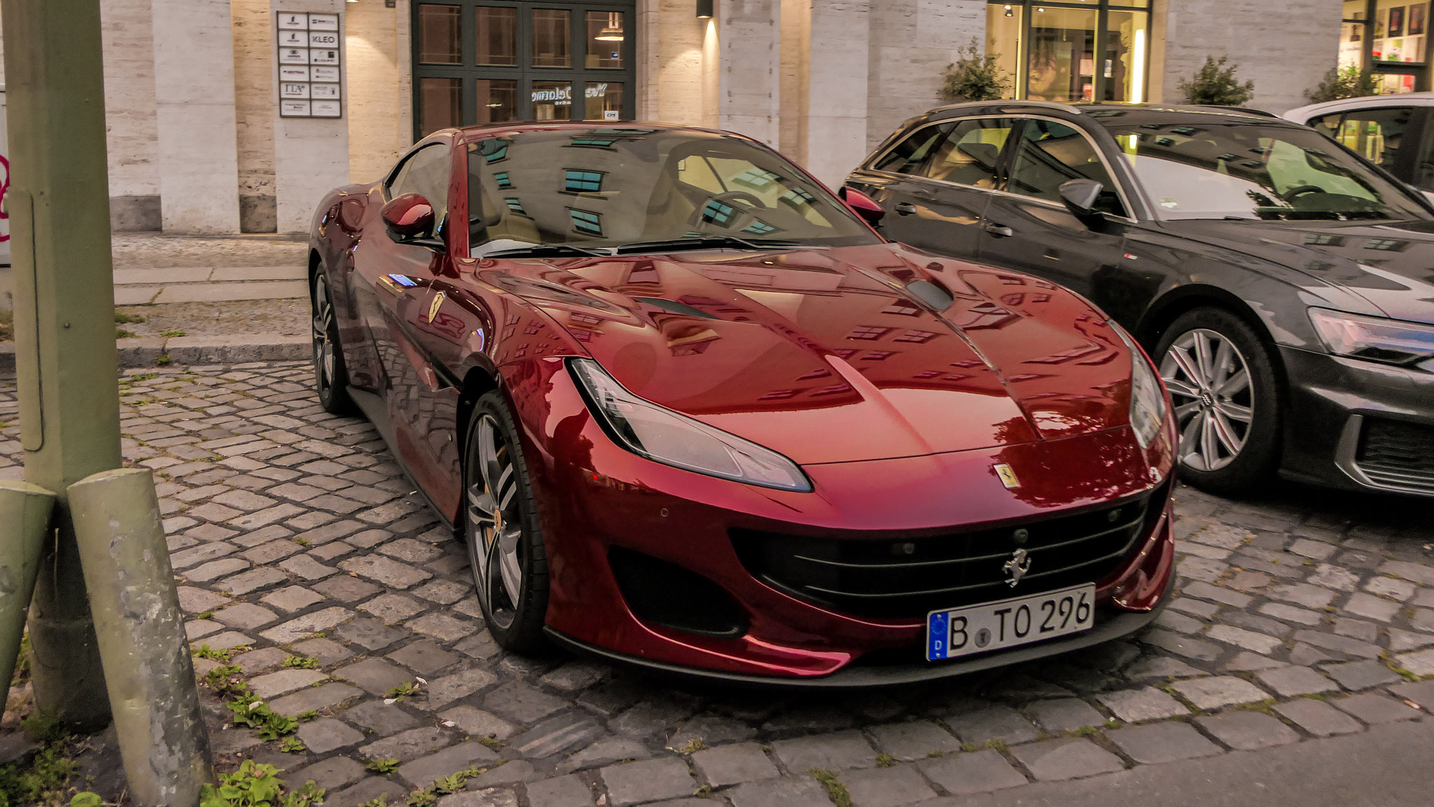 Ferrari Portofino - B-TO-296