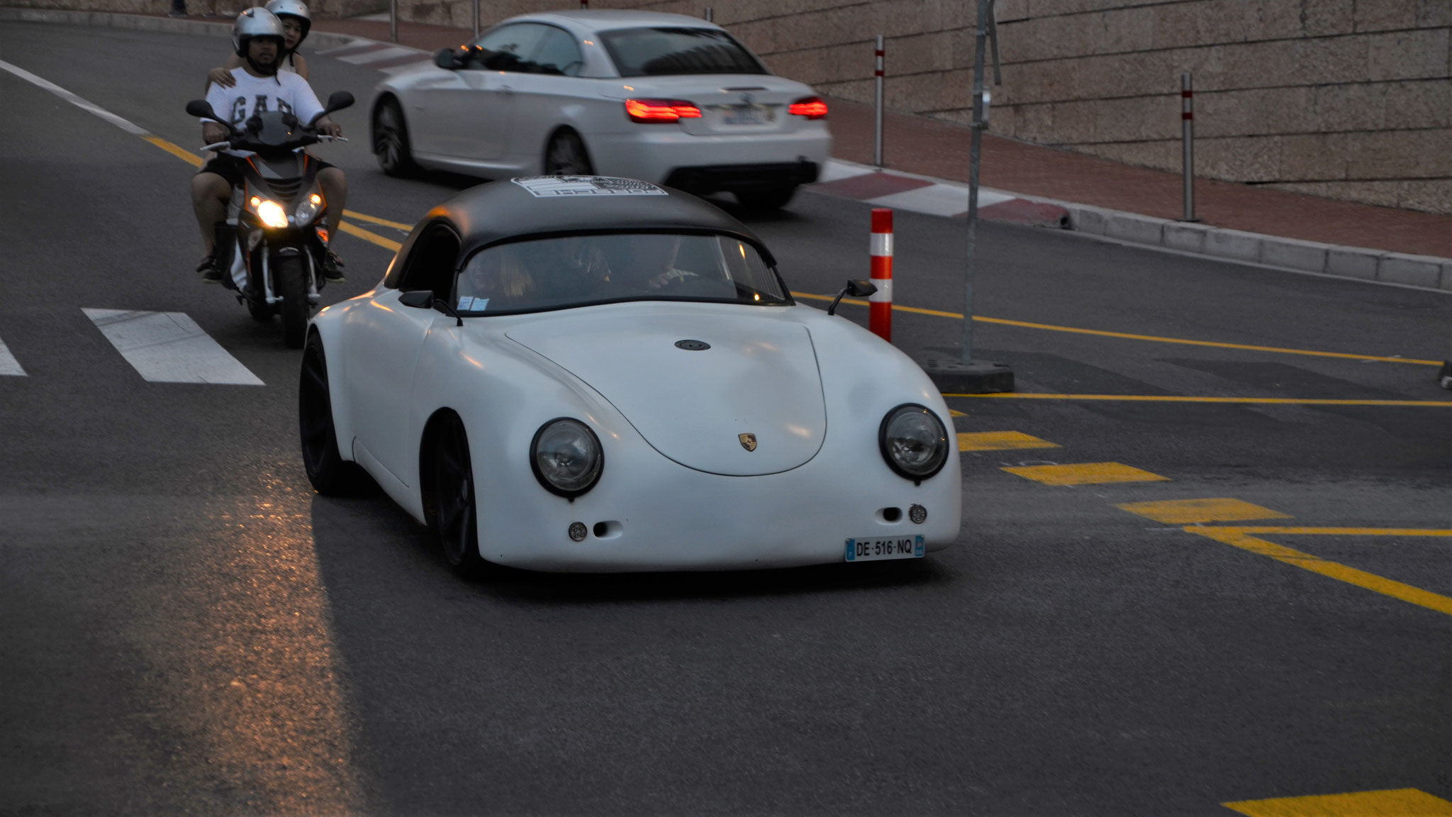 Porsche 356 Custom - DE516NQ-06 (FRA)