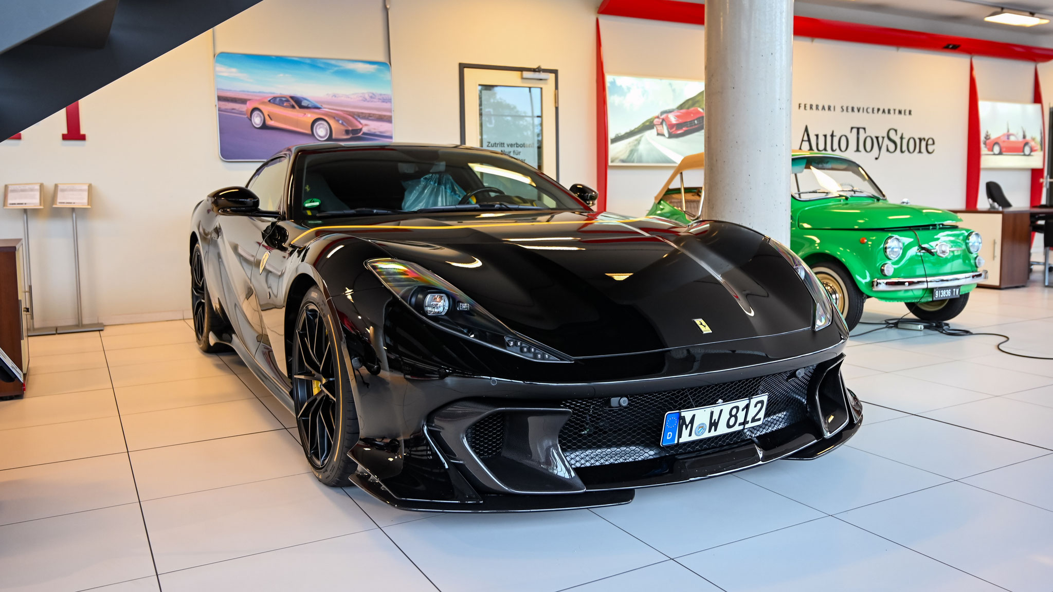 Ferrari 812 Competizione - M-W812