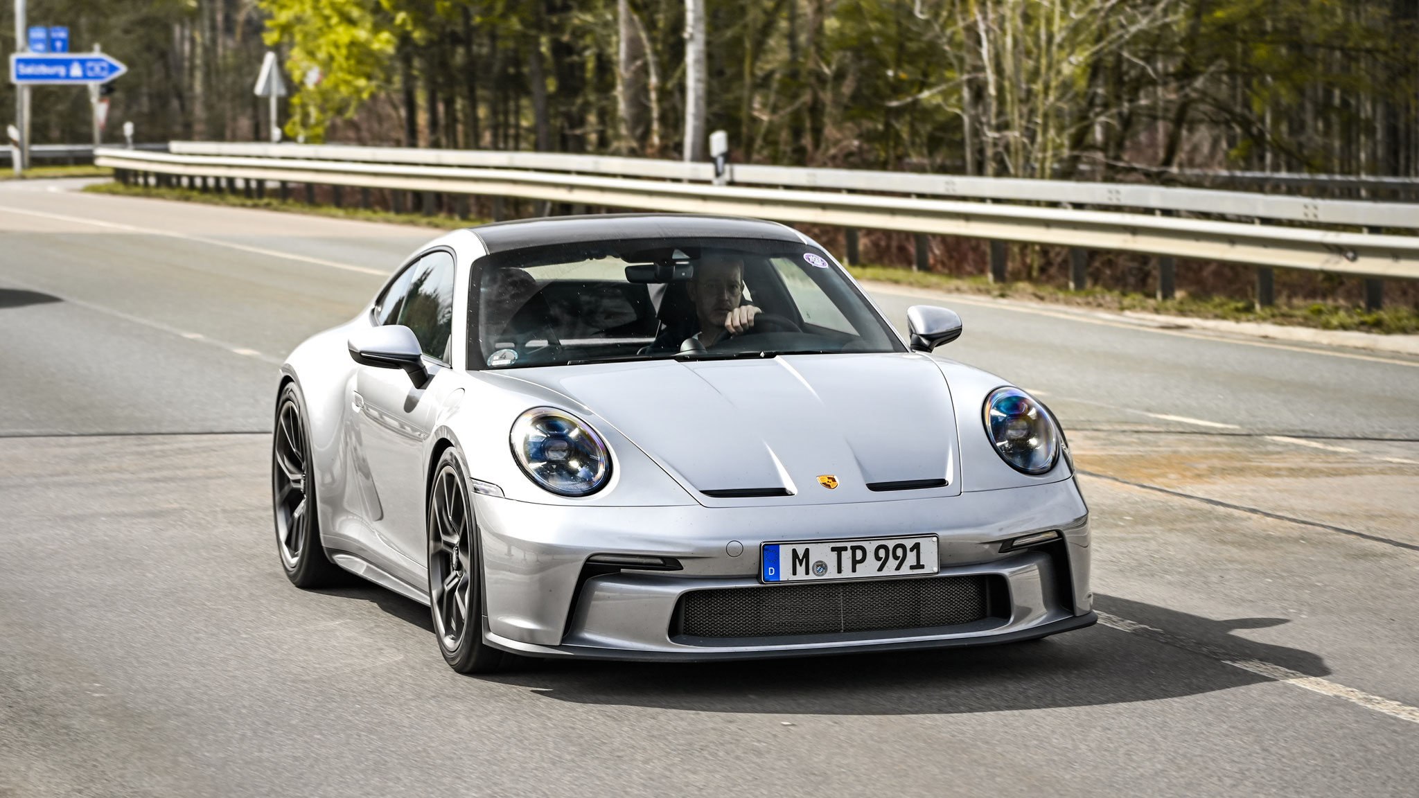 Porsche 992 GT3 Touring - M-TP991