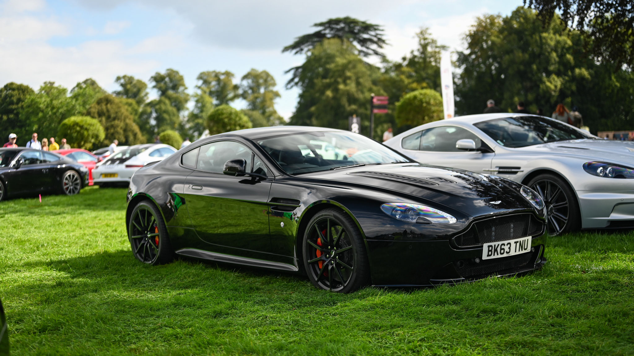 Aston Martin Vantage V12 - BK63TNU (GB)