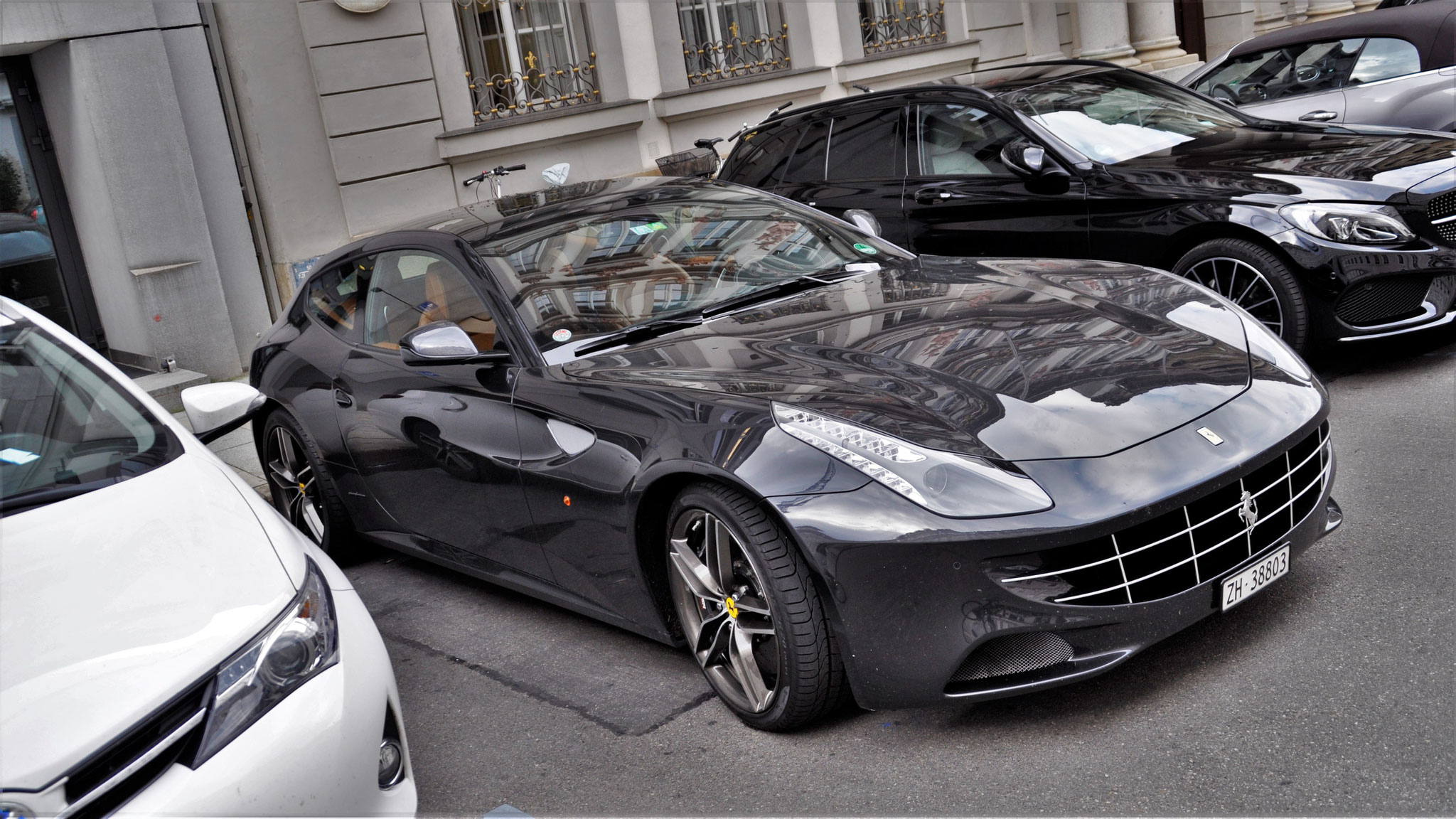 Ferrari FF - ZH38803 (CH)